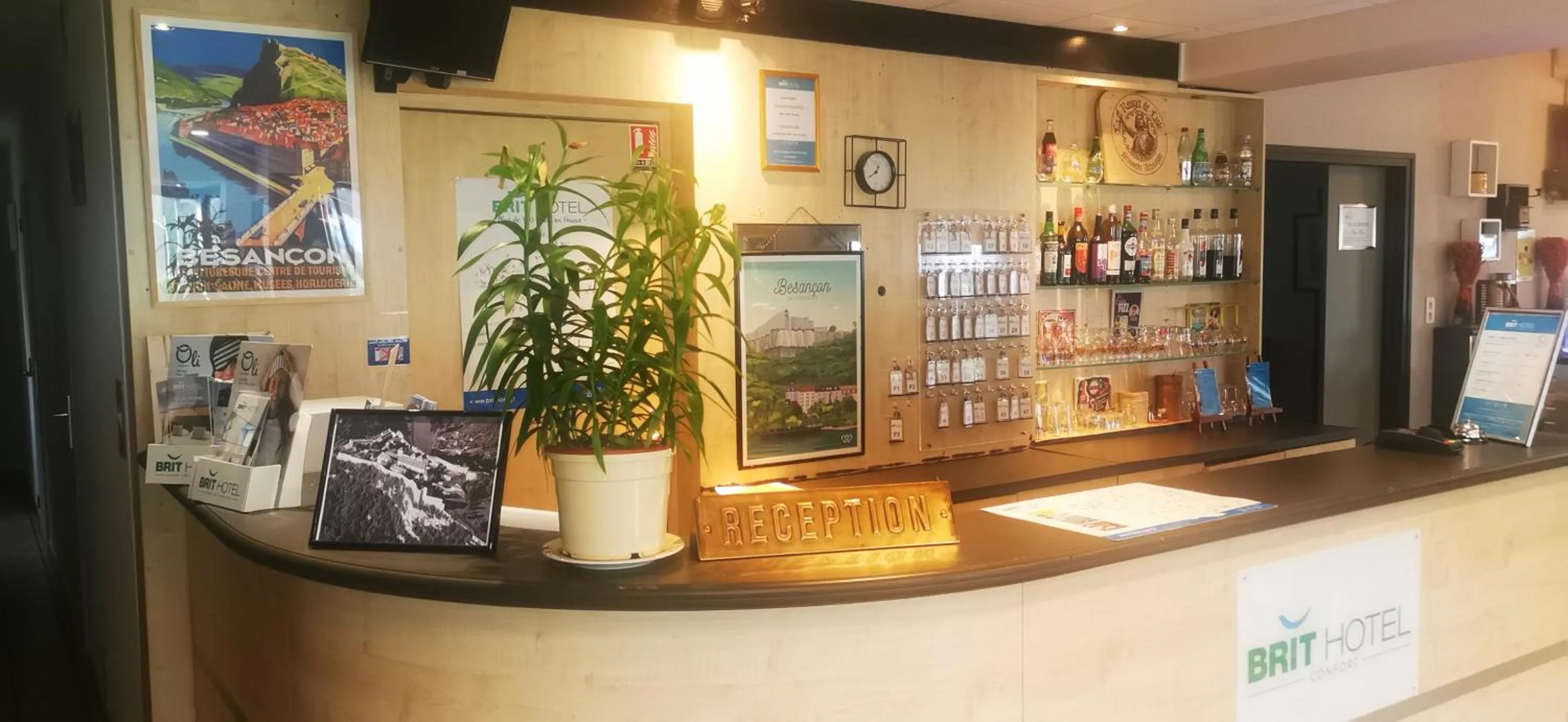 Lobby or reception in Brit Hotel Besancon l'Horloge