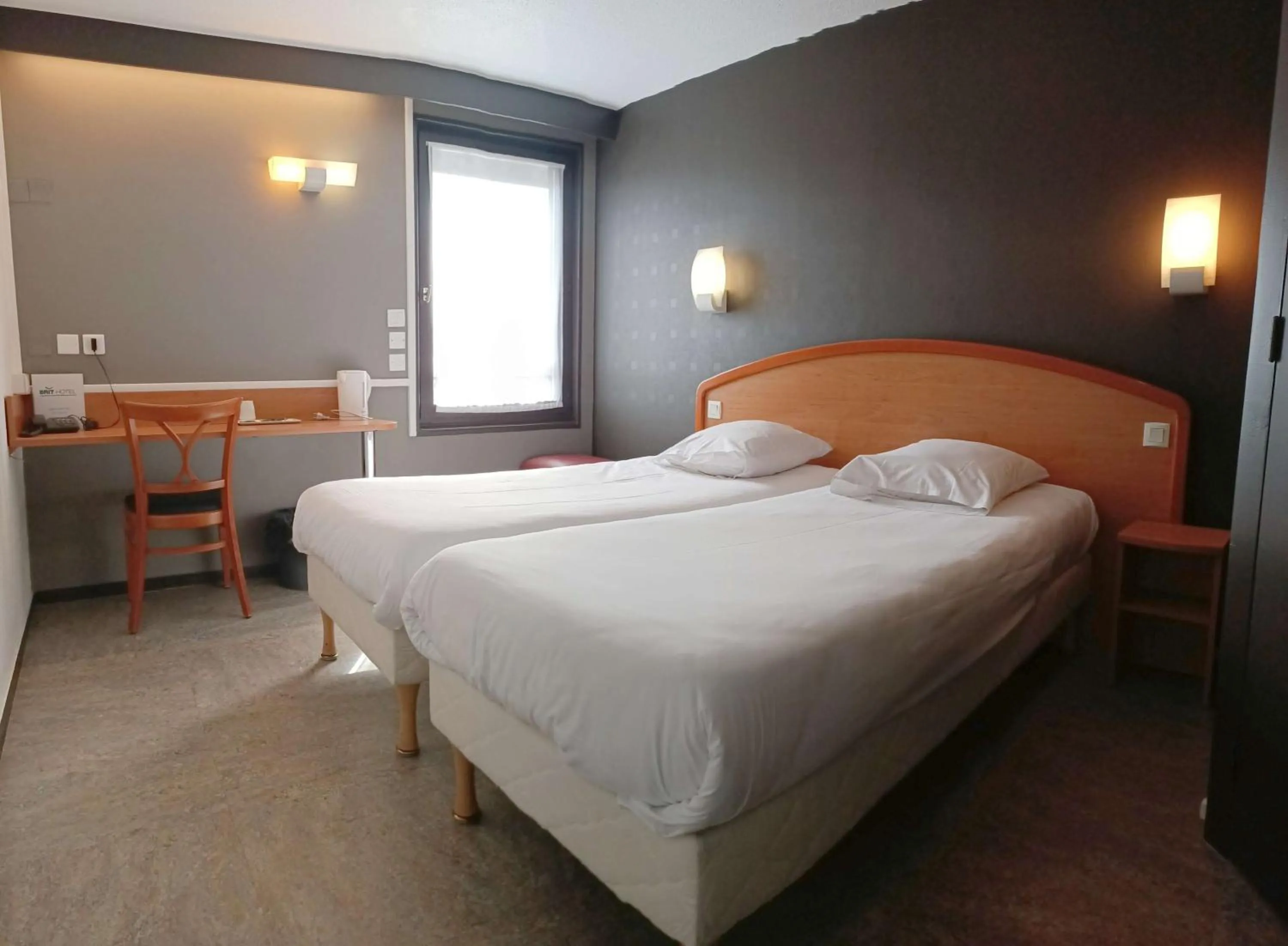 Bedroom, Bed in Brit Hotel Besancon l'Horloge