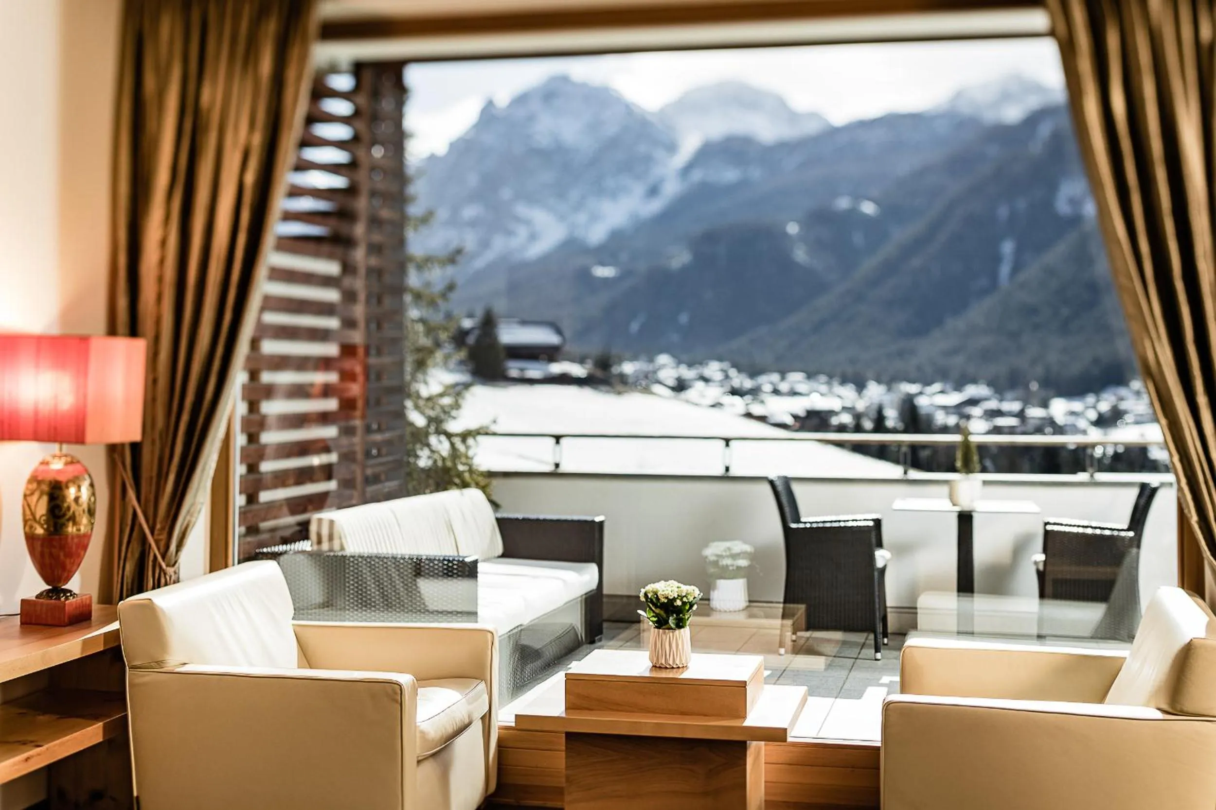 Restaurant/places to eat in Bella Vista Hotel Emma