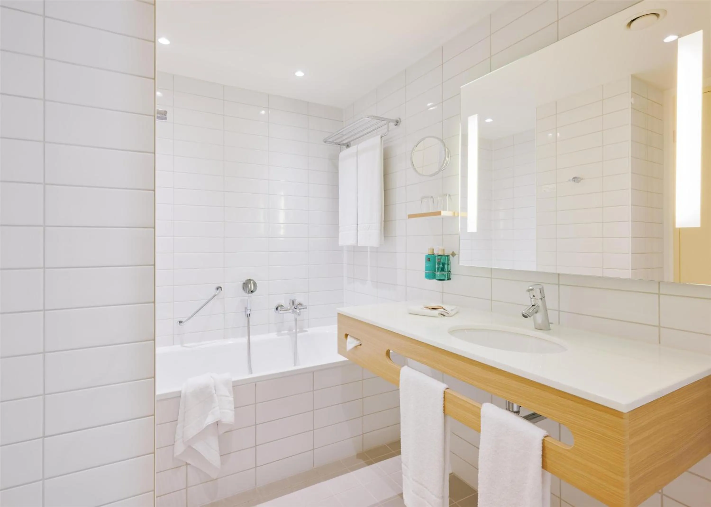 Shower in Lufthansa Seeheim - More than a Conference Hotel