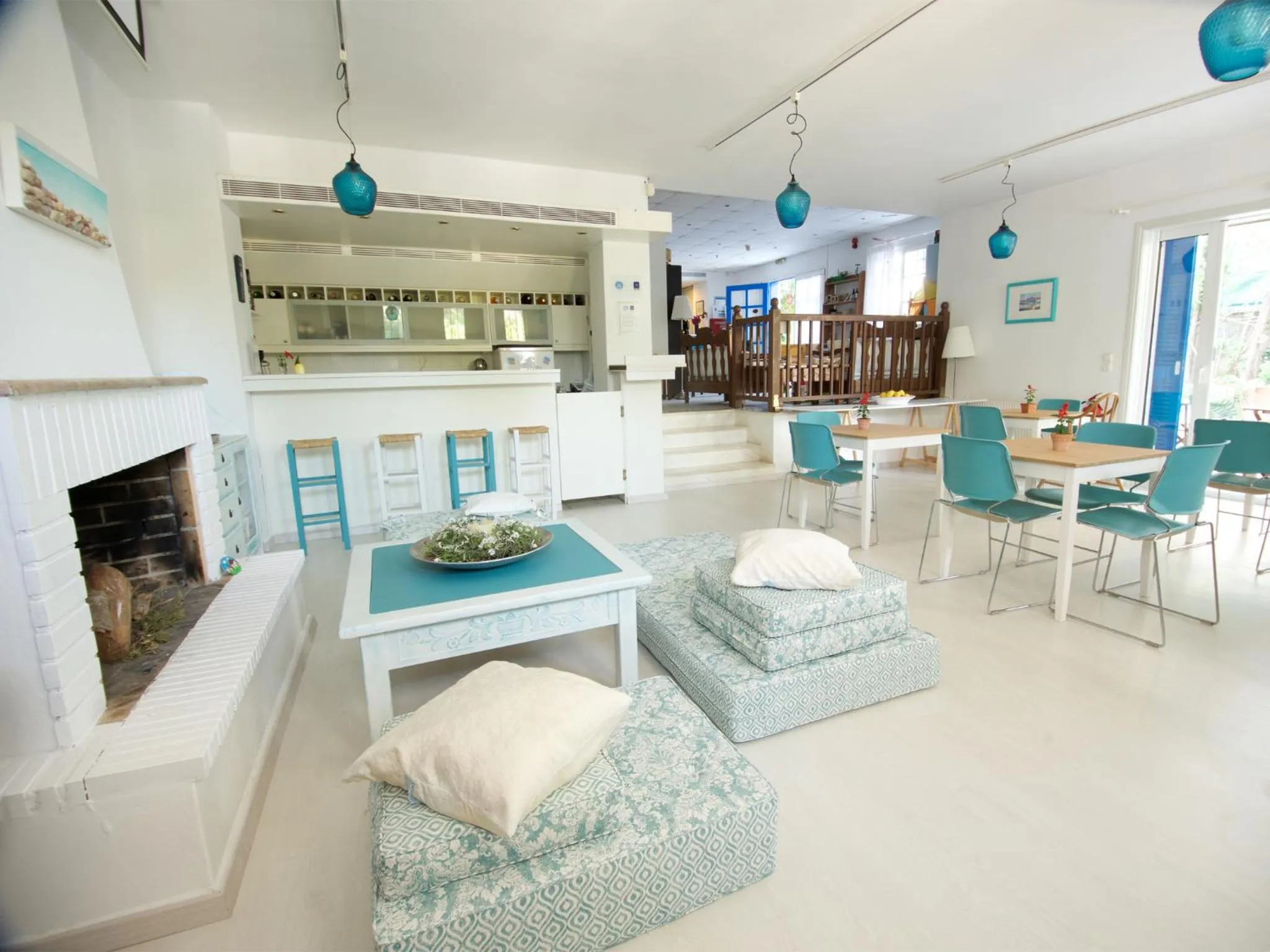 Lounge or bar in Daphne's Club Hotel Apartments