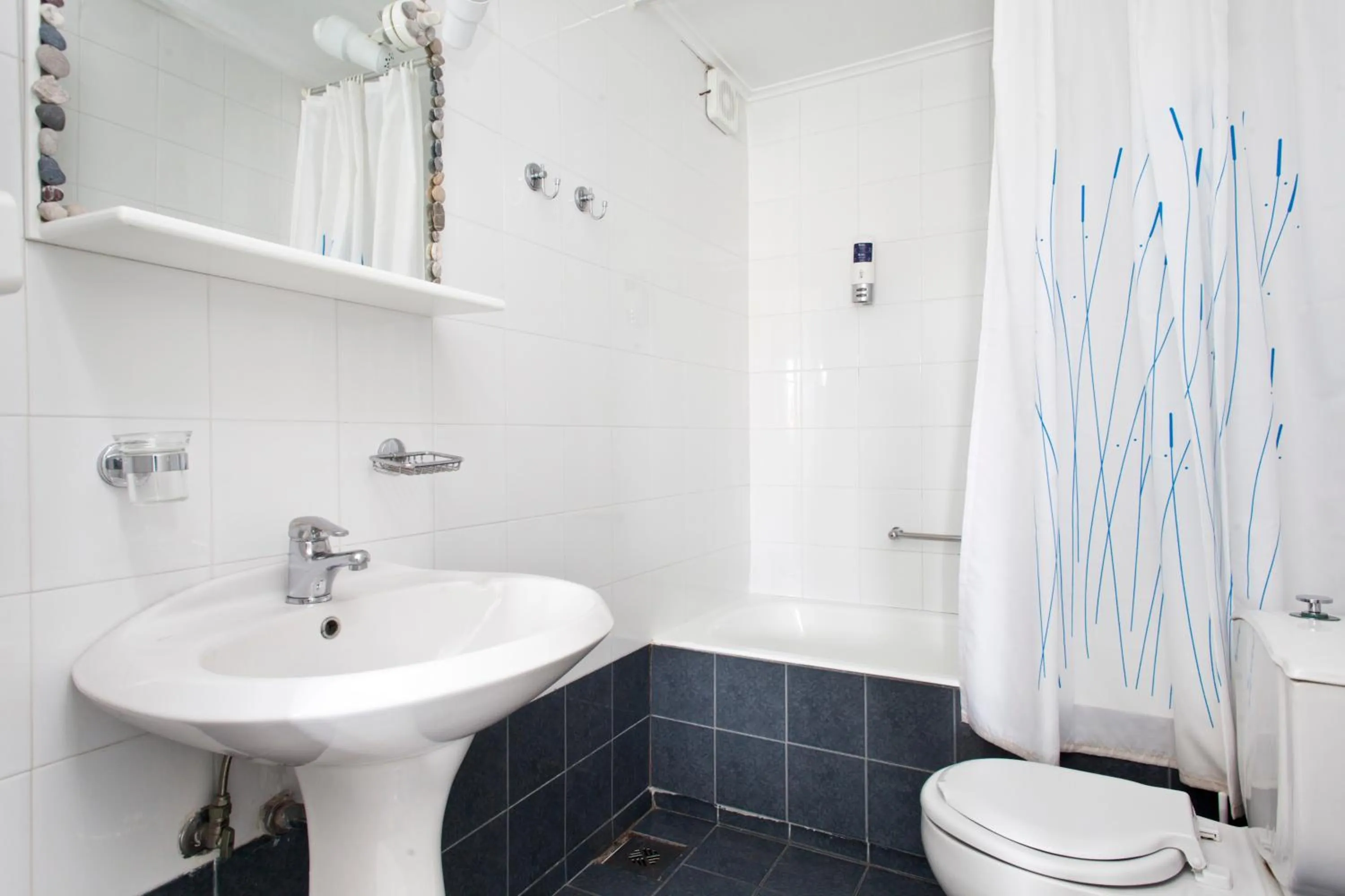 Bathroom in Daphne's Club Hotel Apartments