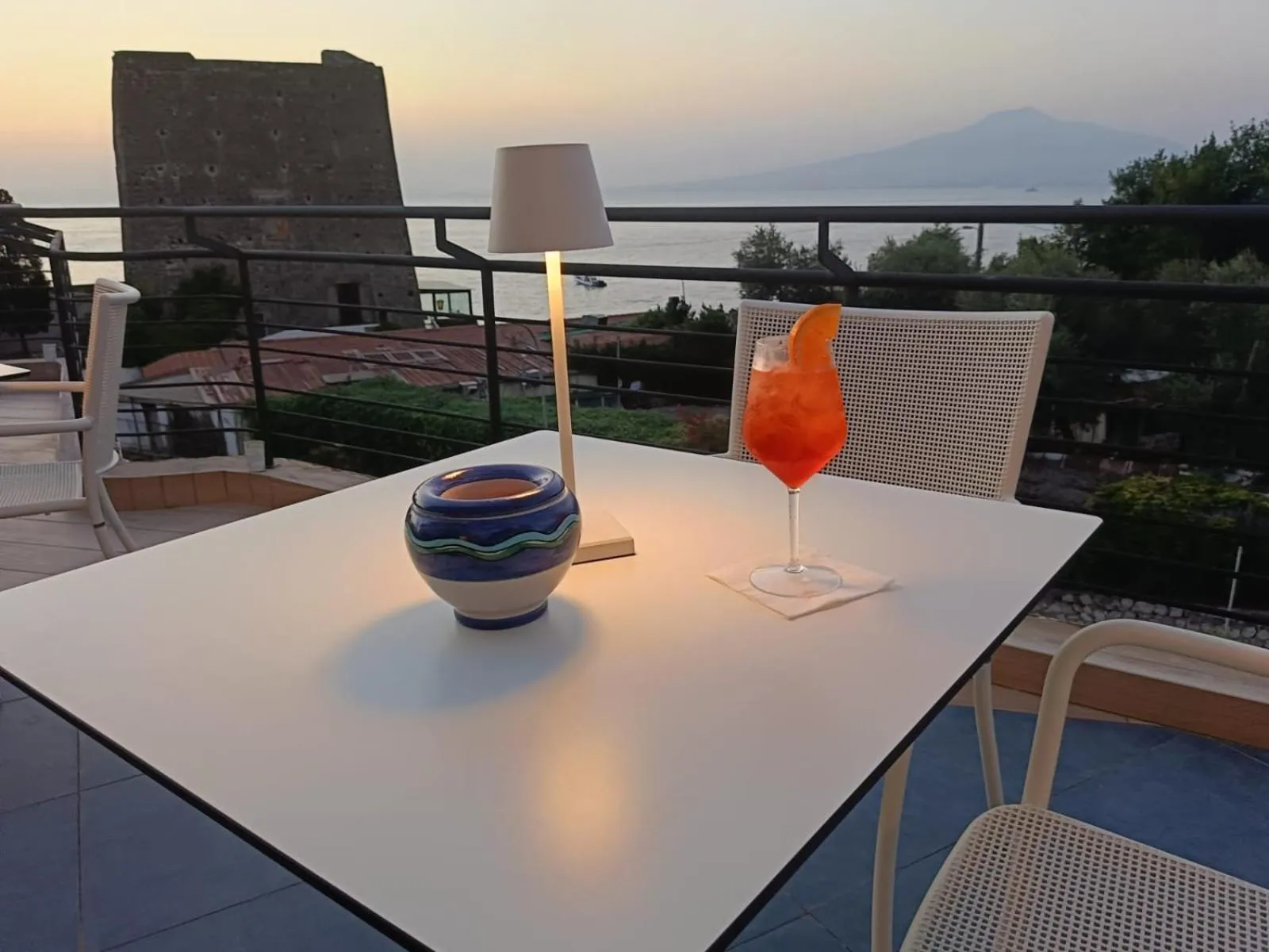 Restaurant/places to eat in Eden Bleu