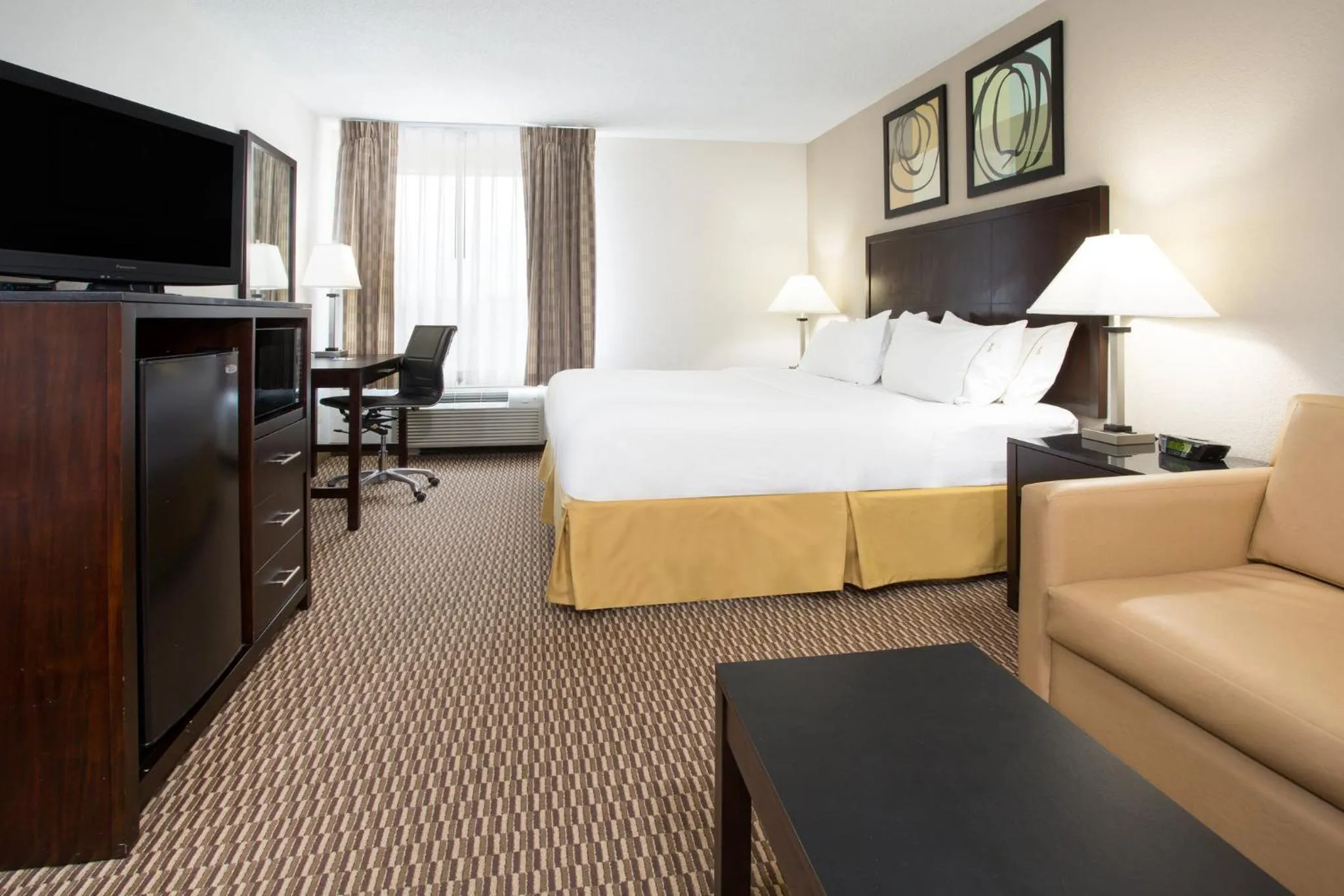 Photo of the whole room, Bed in Holiday Inn Express Lexington Southwest Nicholasville by IHG