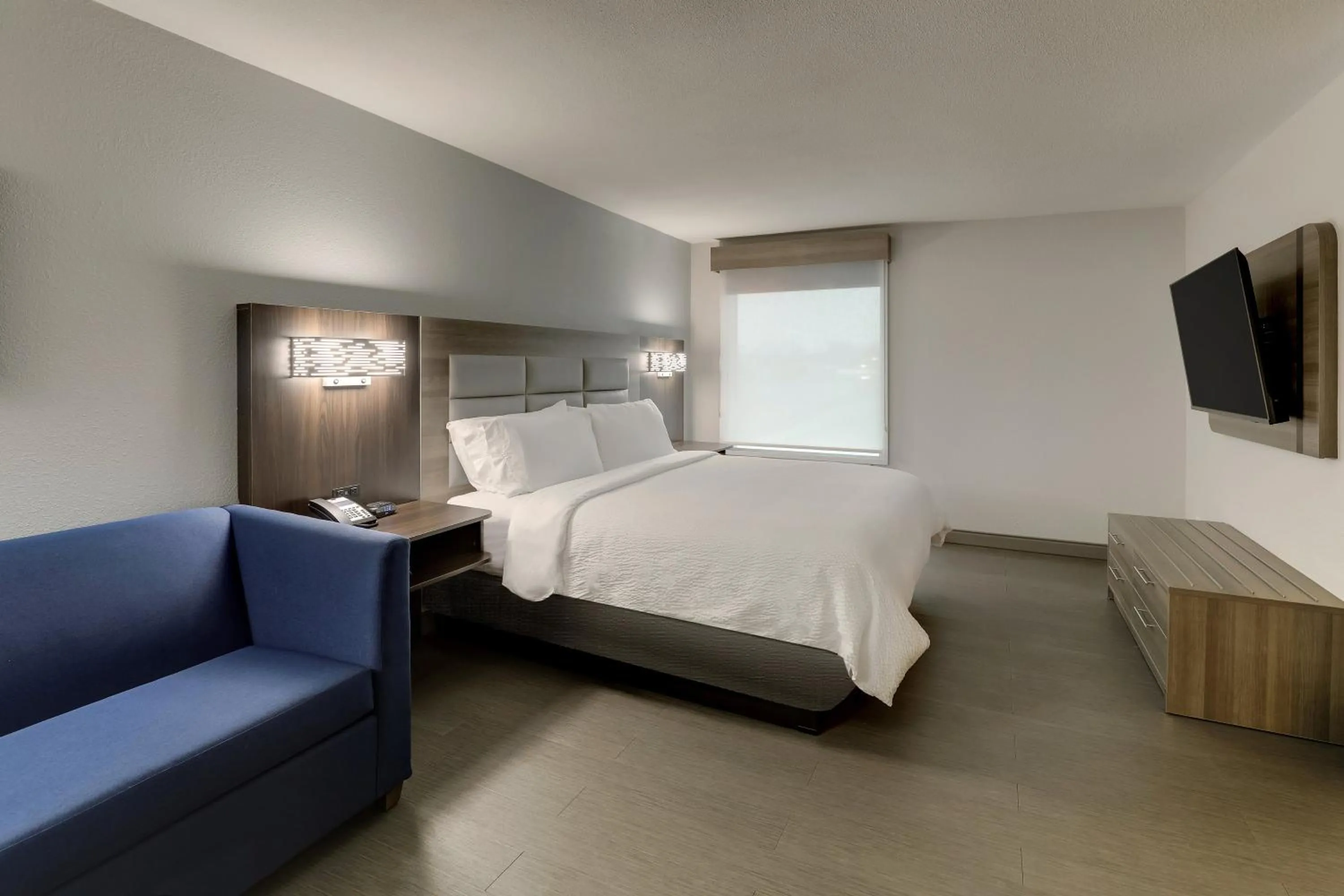 Bedroom, Bed in Holiday Inn Express Lexington Southwest Nicholasville by IHG