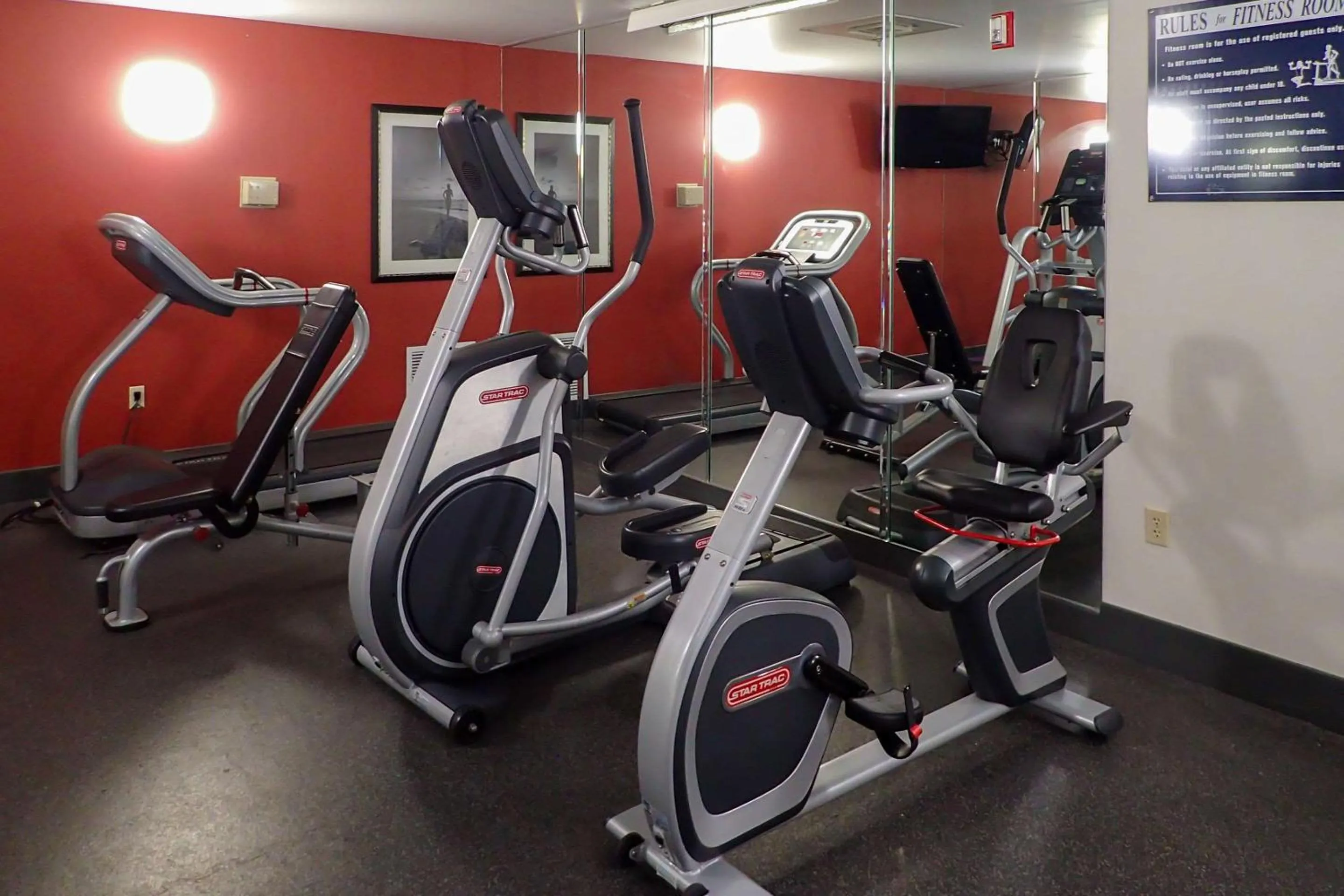 Fitness centre/facilities in Independent SPHC BWI Suites