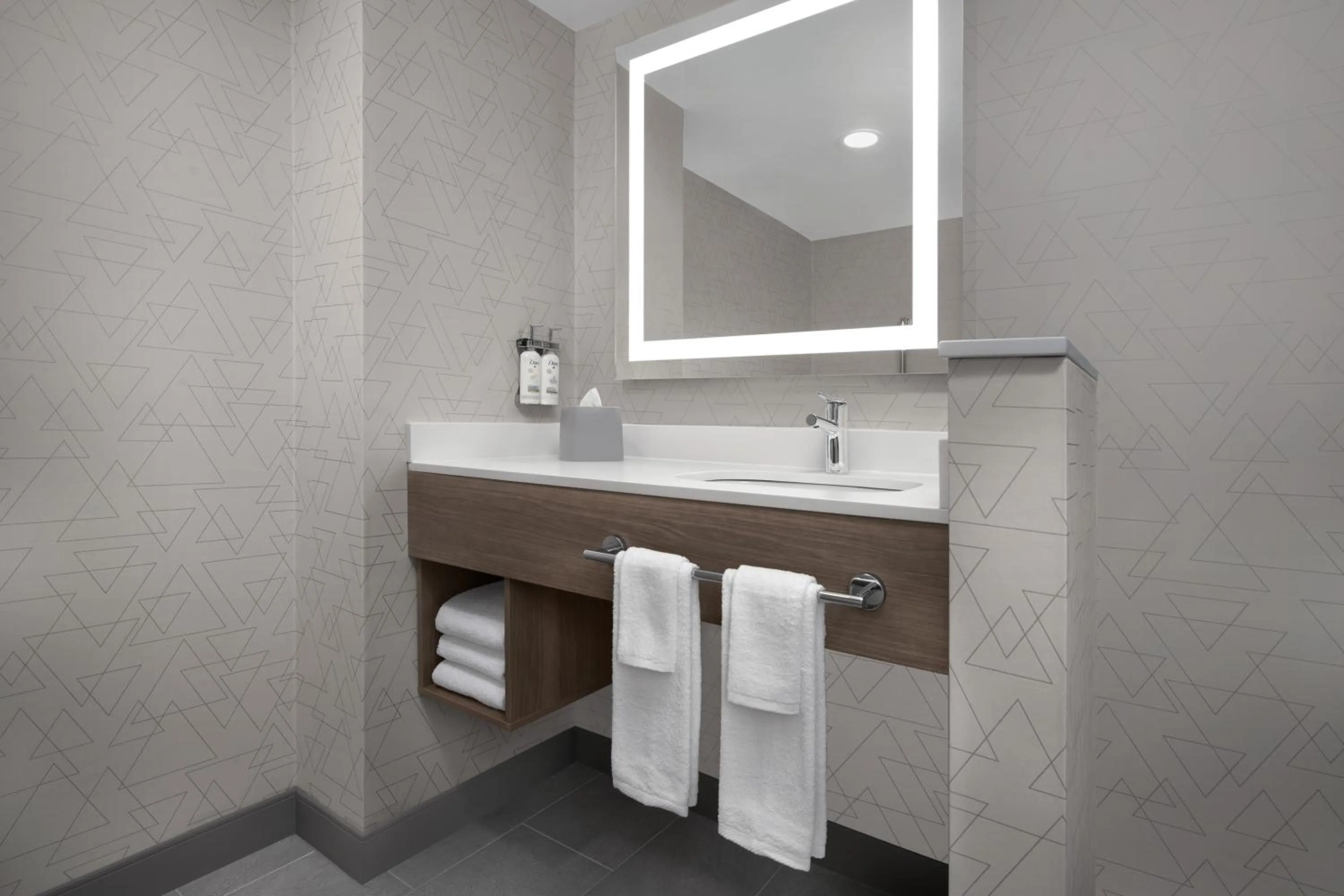 Bathroom in Independent SPHC BWI Suites