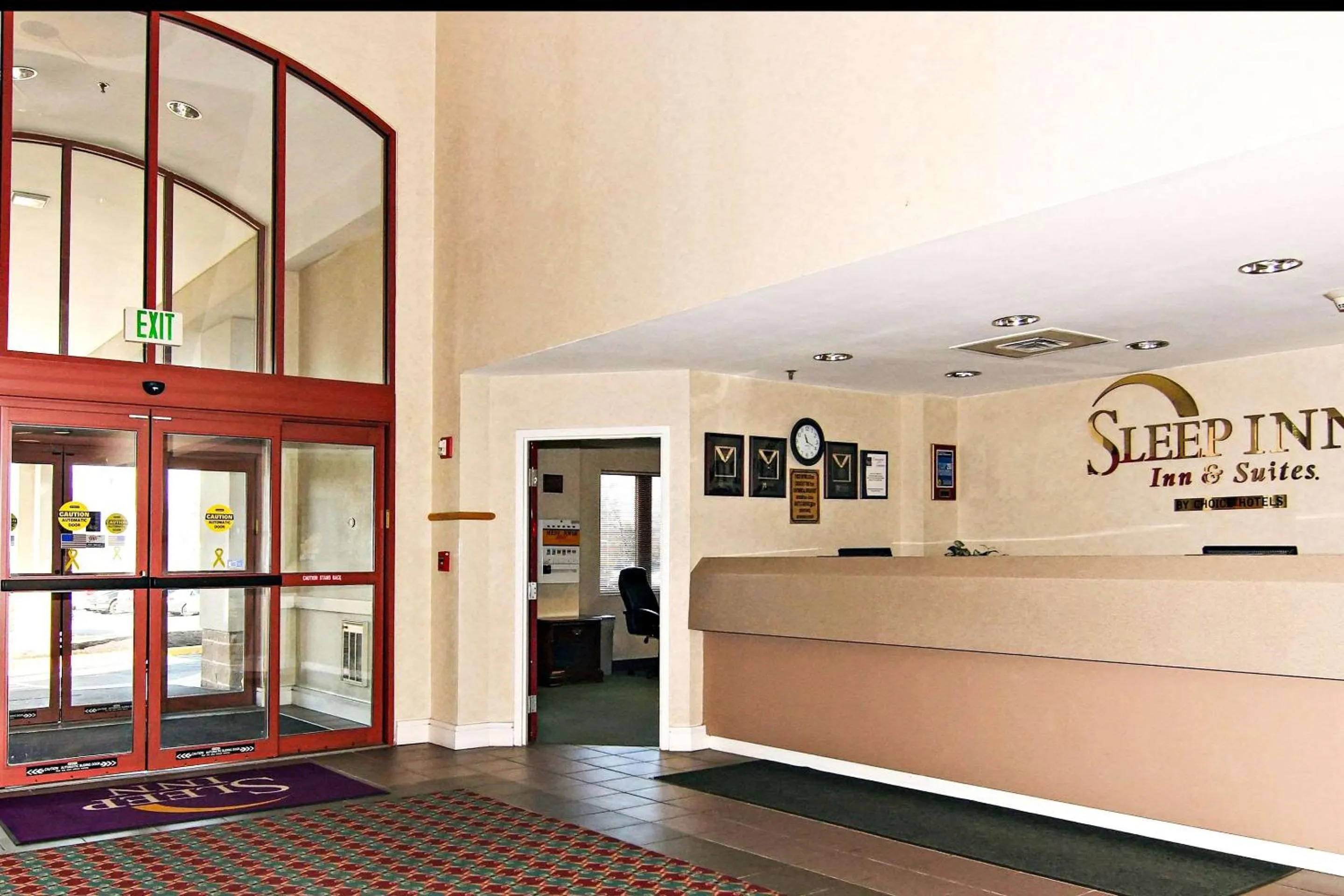 Lobby or reception in Independent SPHC BWI Suites