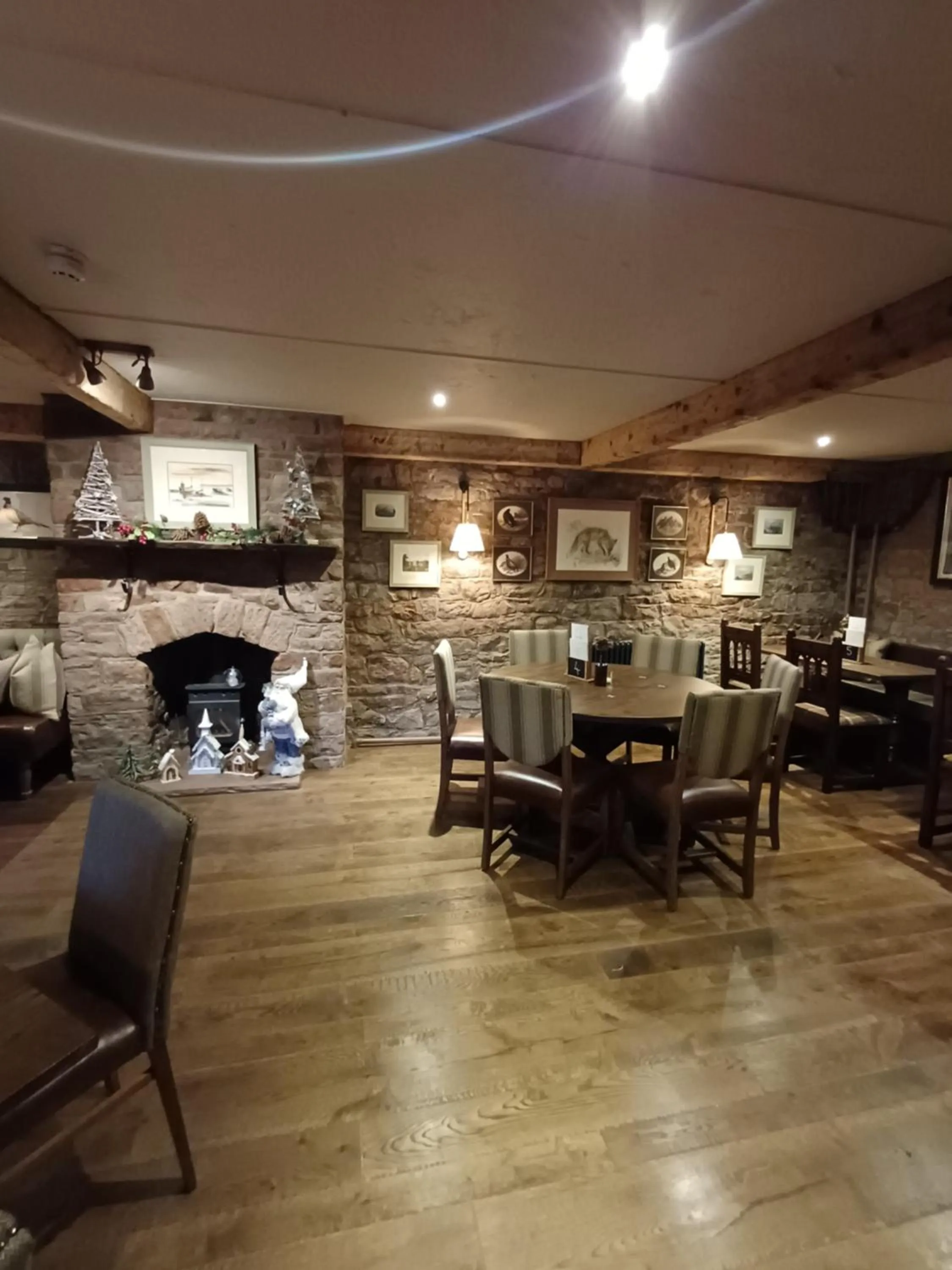 Restaurant/places to eat in Fox and Pheasant Inn