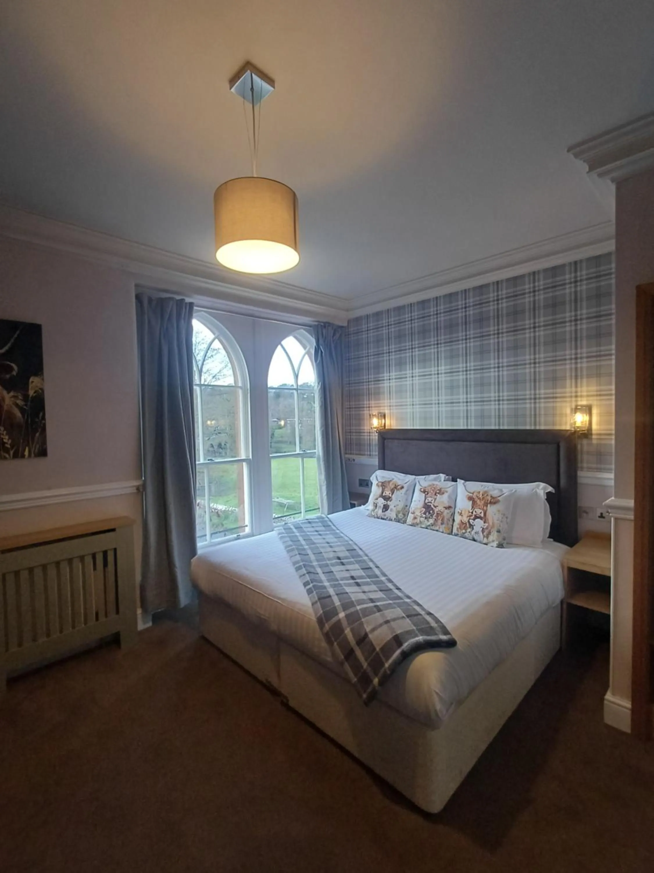 Bedroom, Bed in Fox and Pheasant Inn