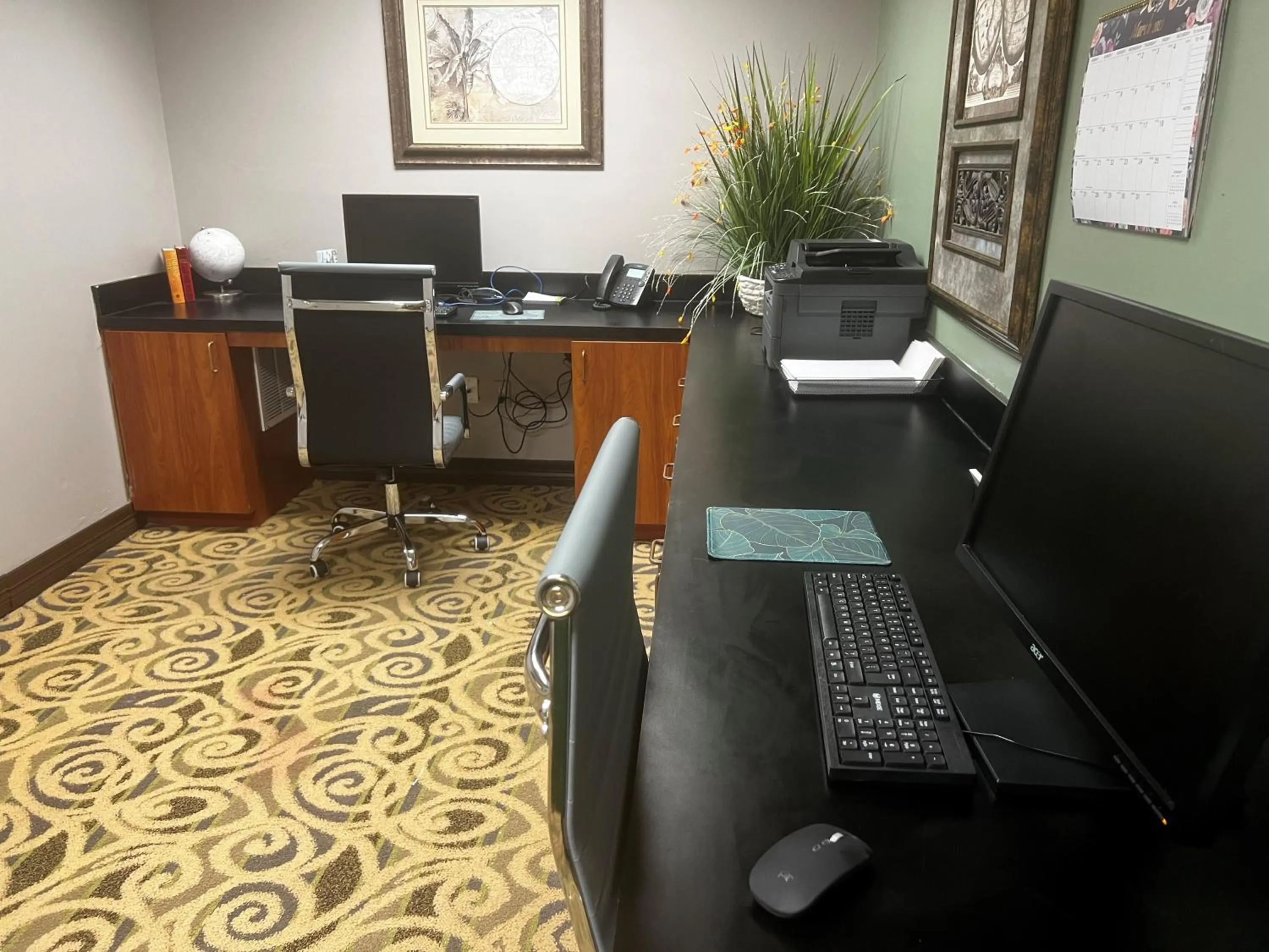 Business facilities in Wingate By Wyndham Houston / Willowbrook