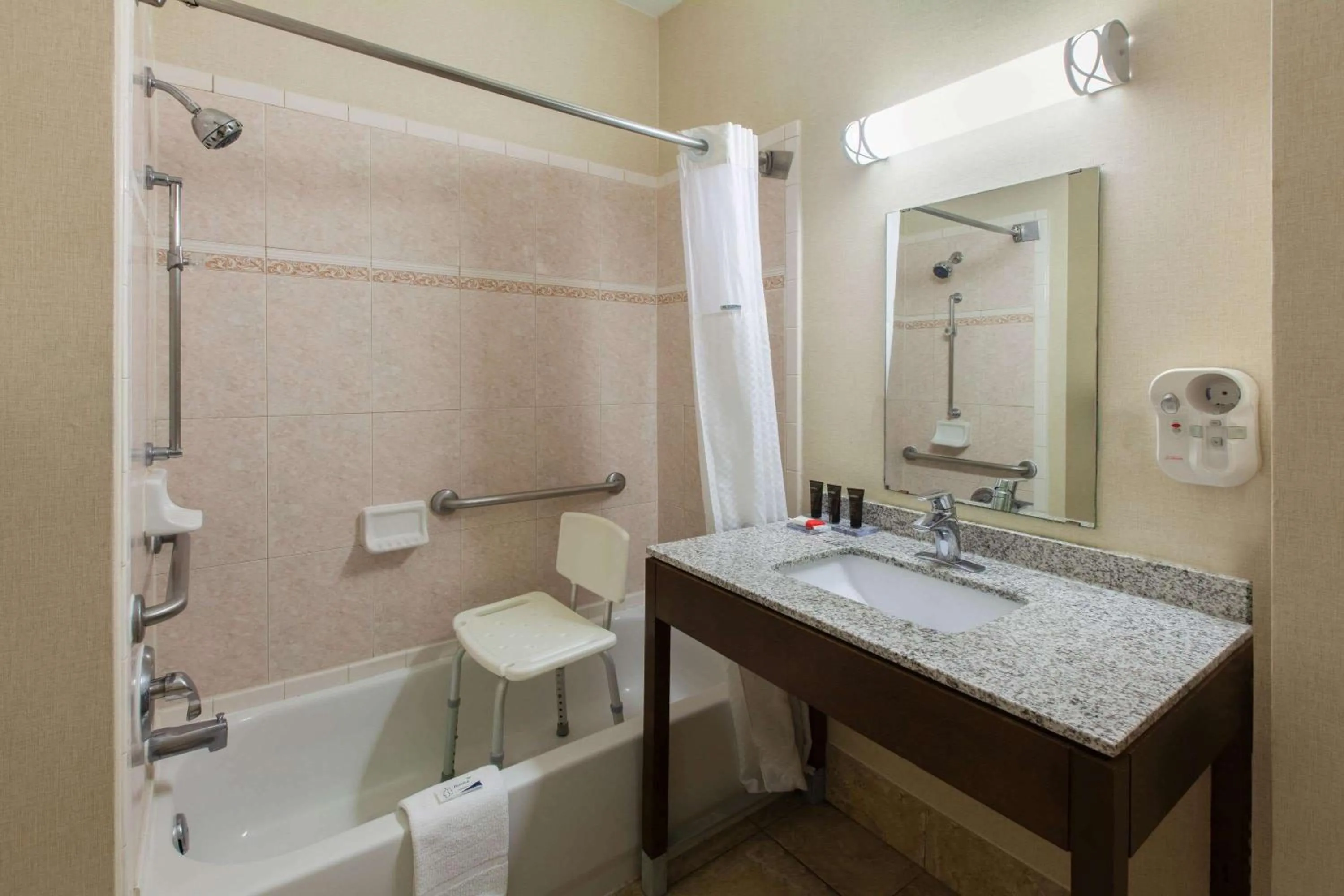 Bathroom in Wingate By Wyndham Houston / Willowbrook