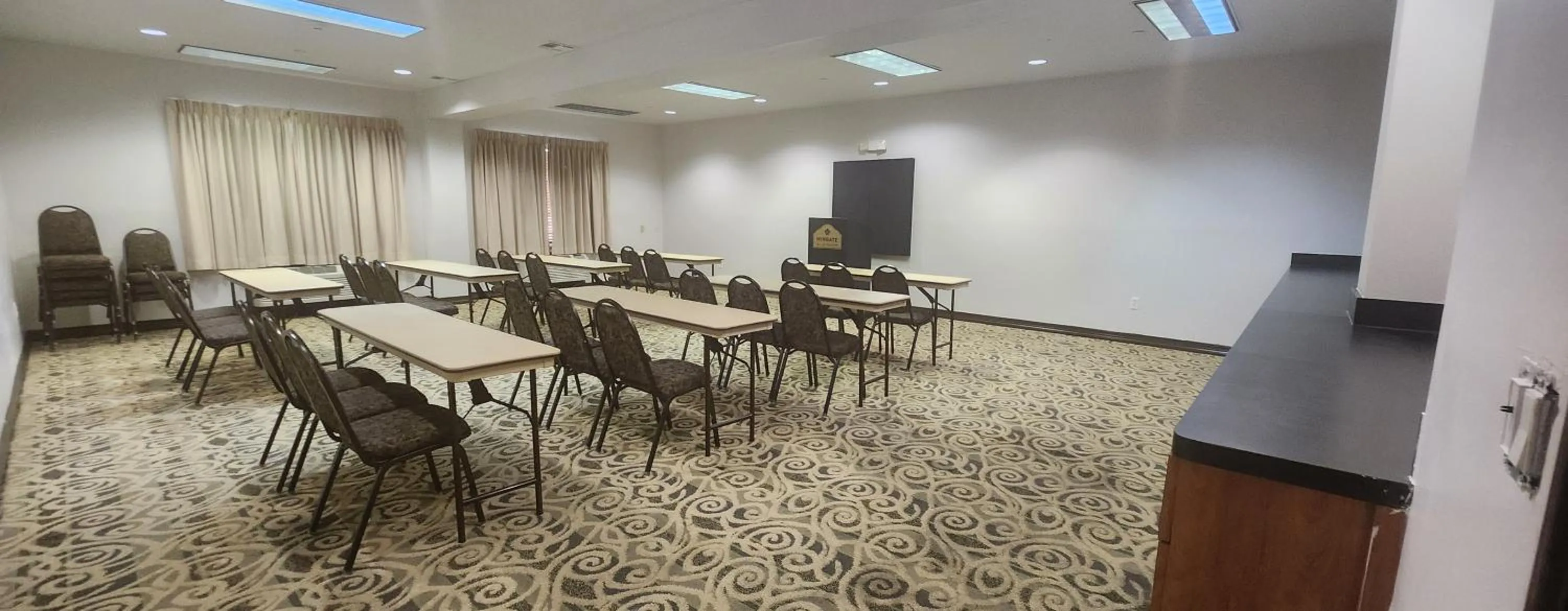 Meeting/conference room in Wingate By Wyndham Houston / Willowbrook