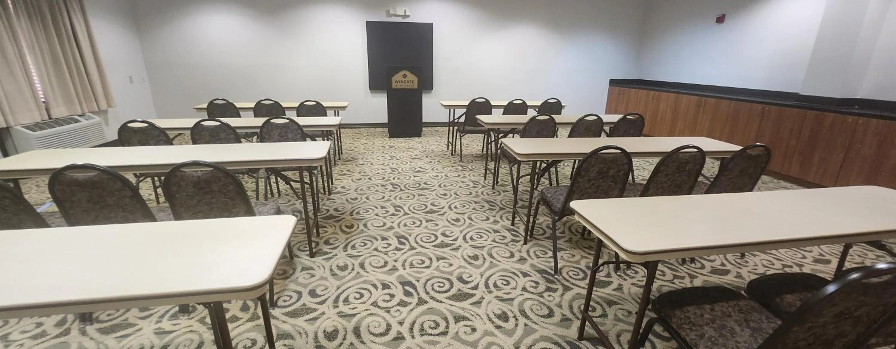 Meeting/conference room in Wingate By Wyndham Houston / Willowbrook