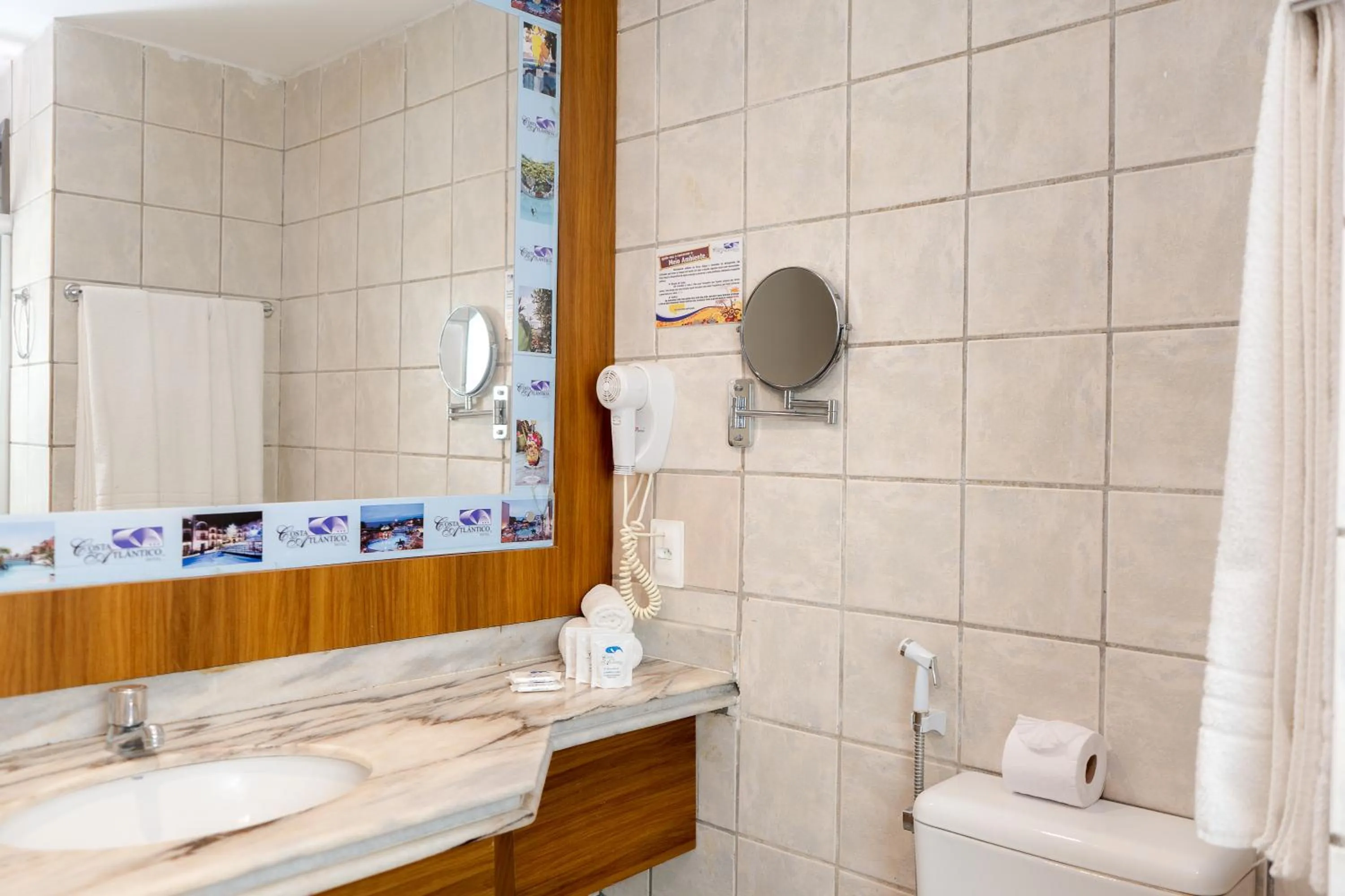 Bathroom in Hotel Costa do Atlantico