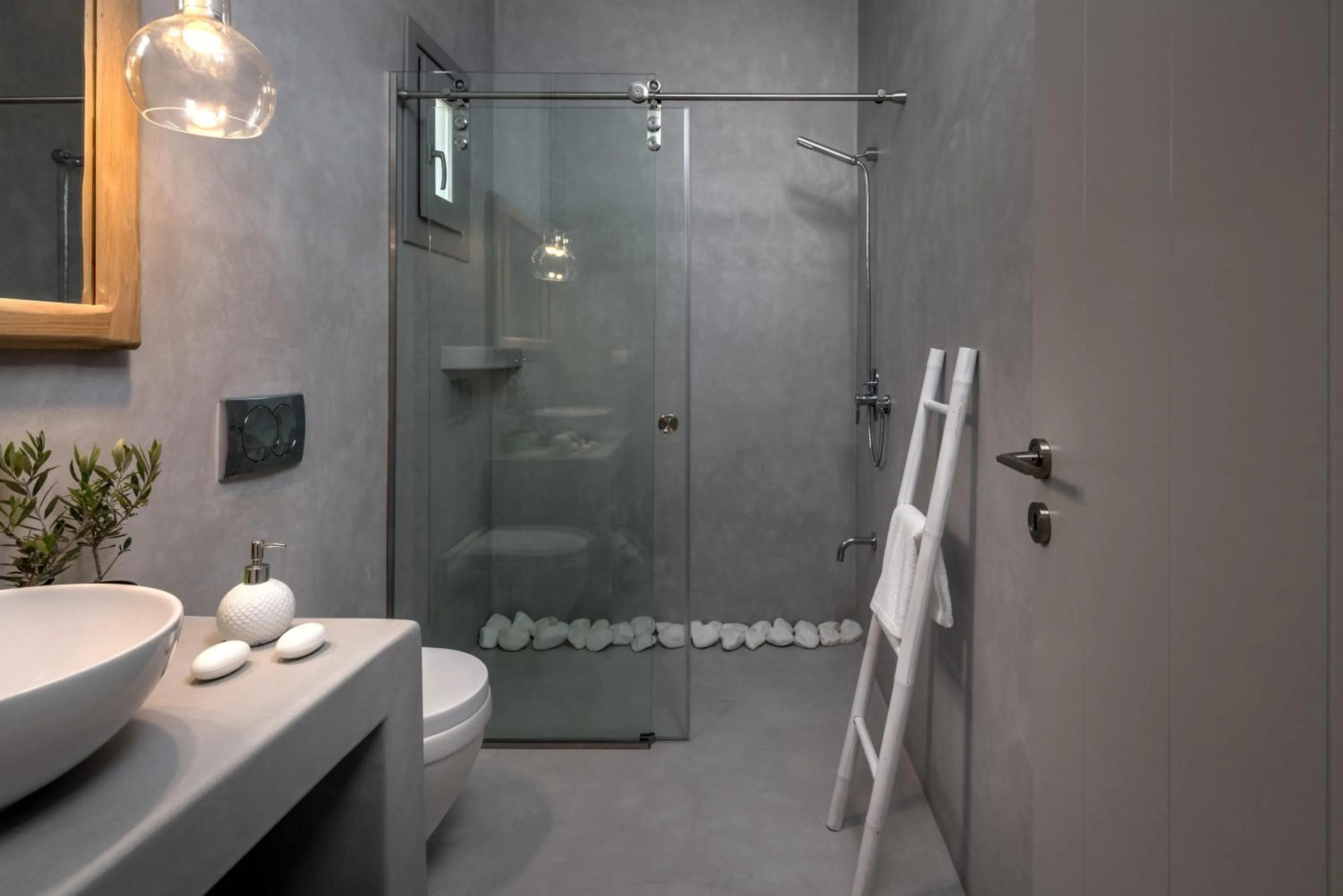 Shower in Seven Suites