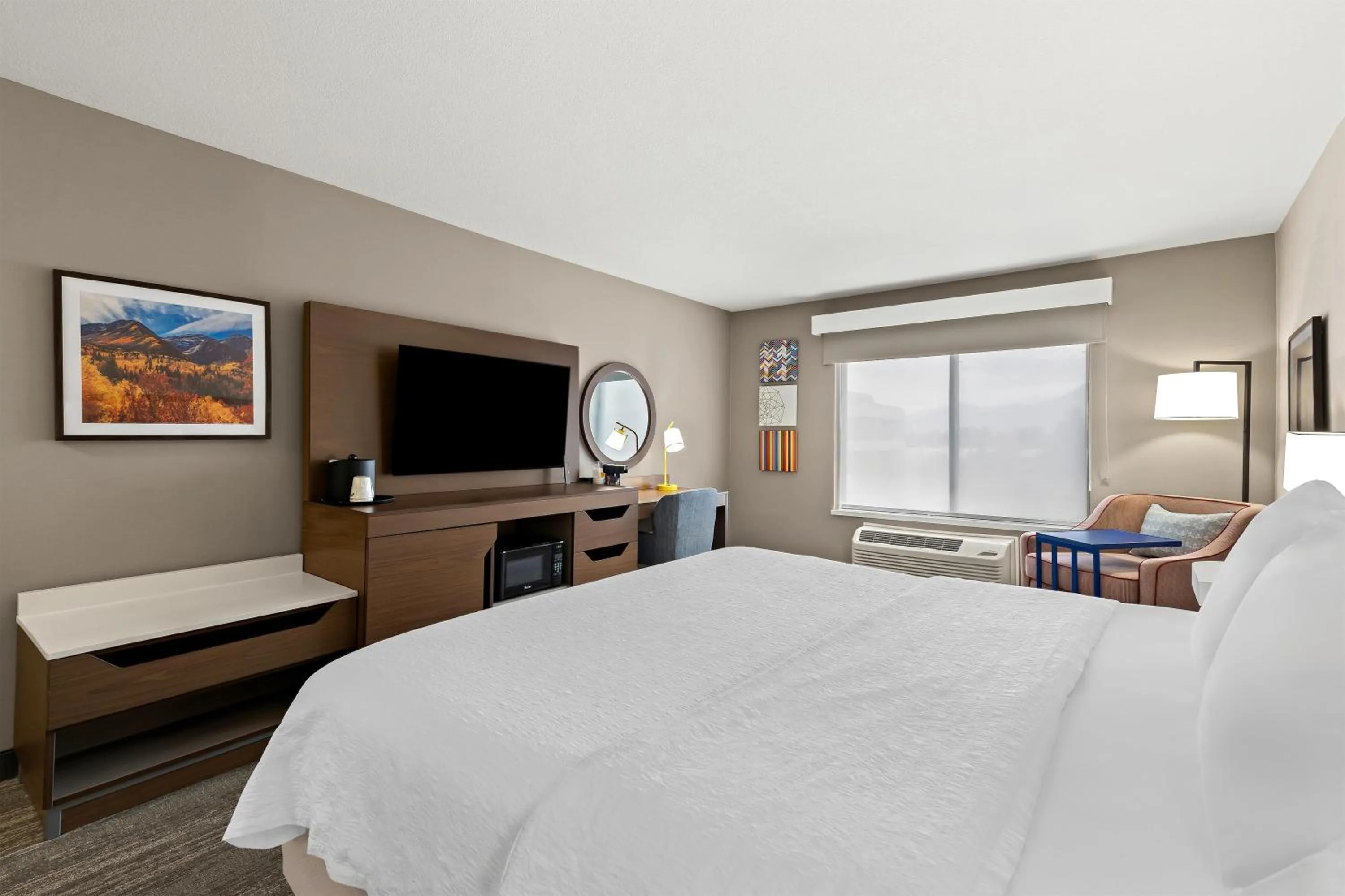 Bedroom, Bed in Hampton Inn Provo