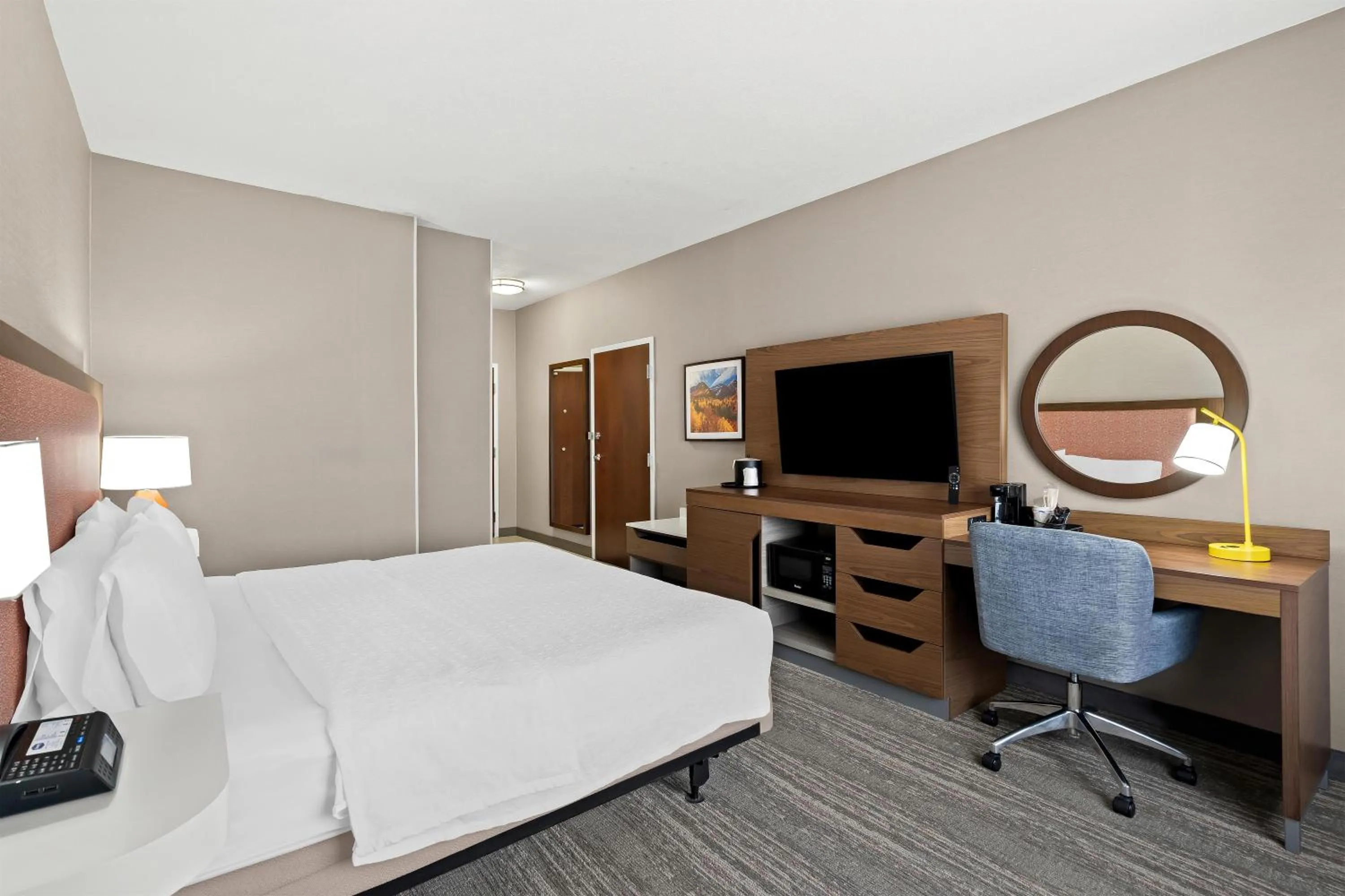 Bedroom, Bed in Hampton Inn Provo