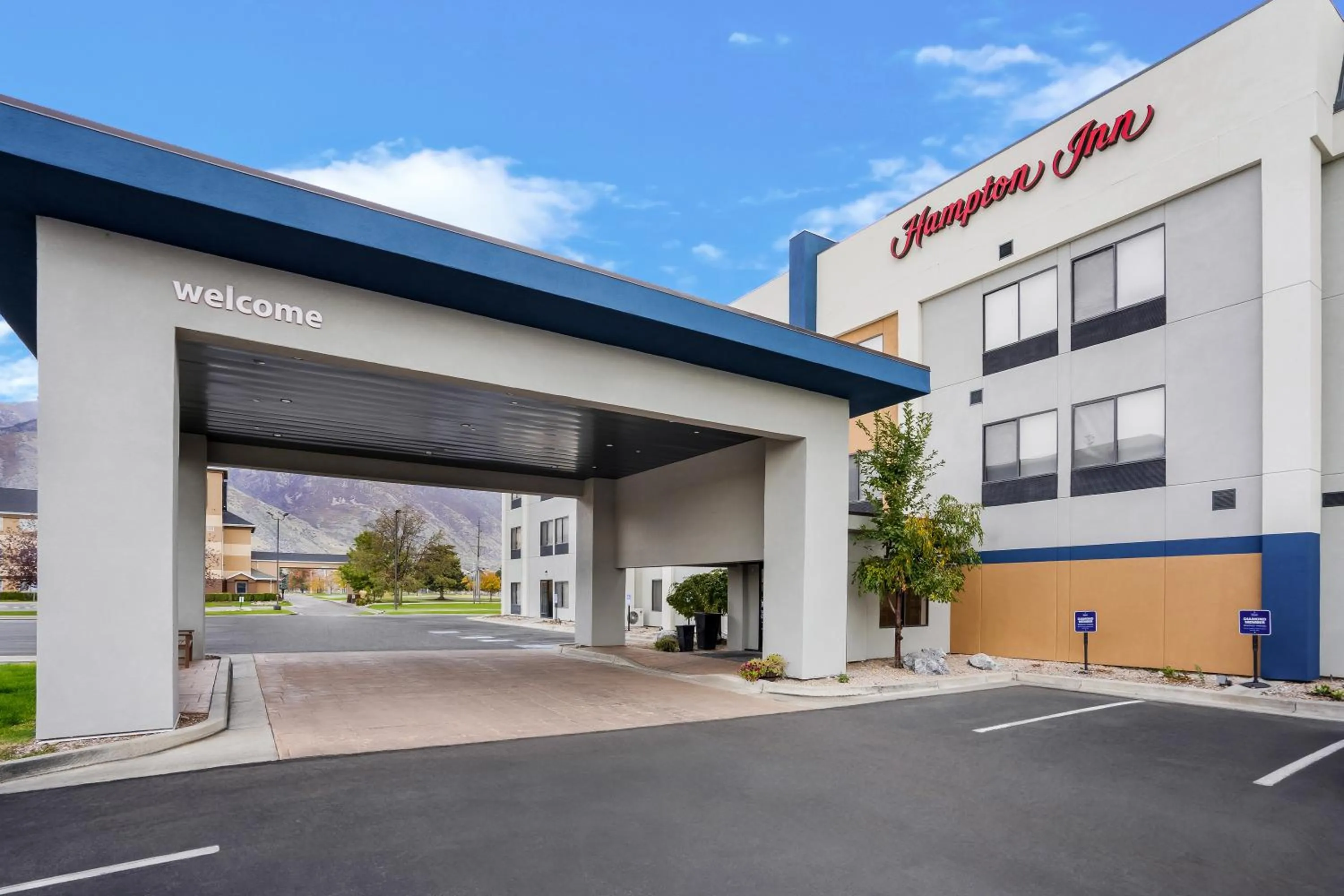 Property building in Hampton Inn Provo
