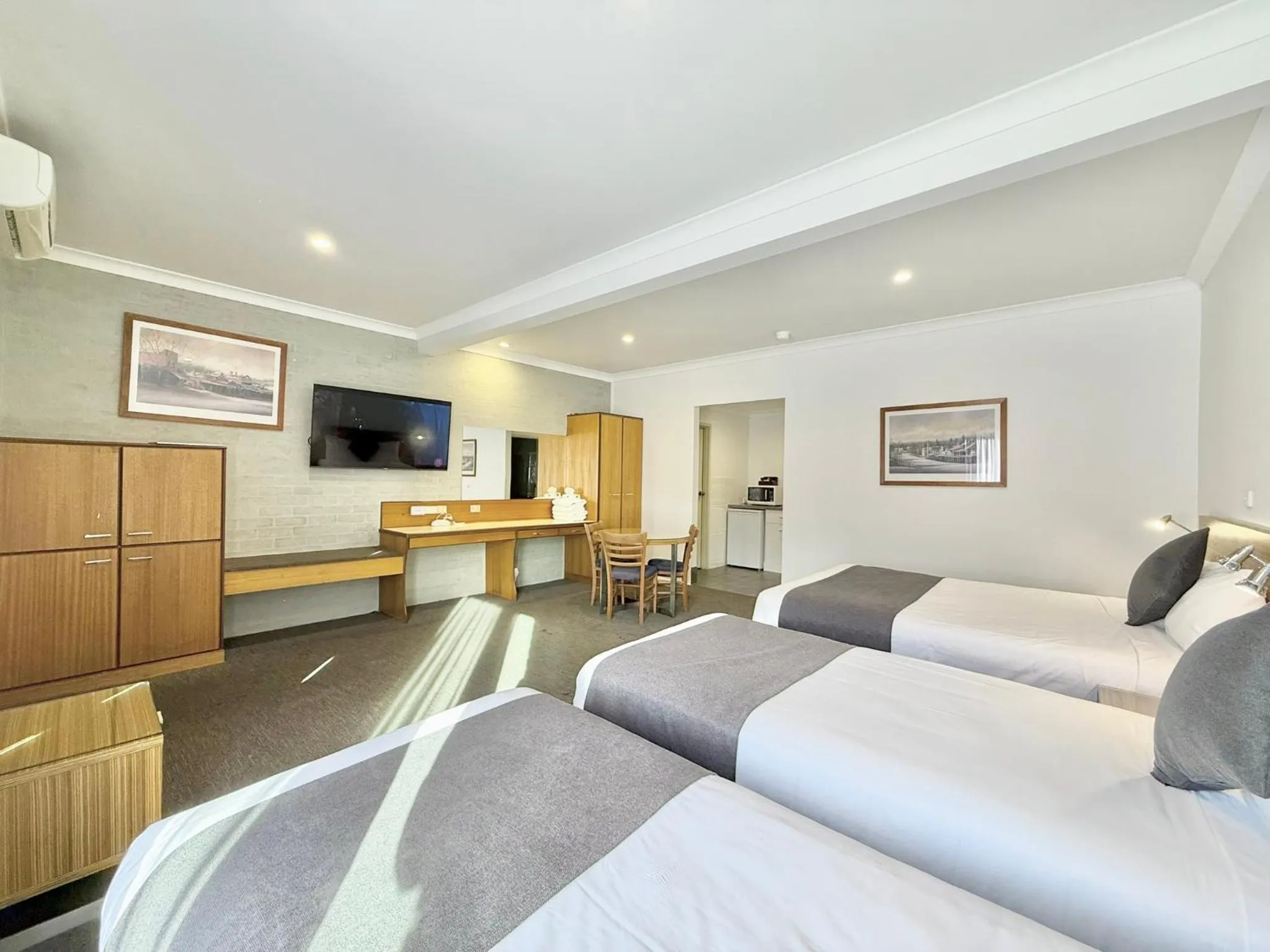 Bedroom, Bed in Albury Paddlesteamer