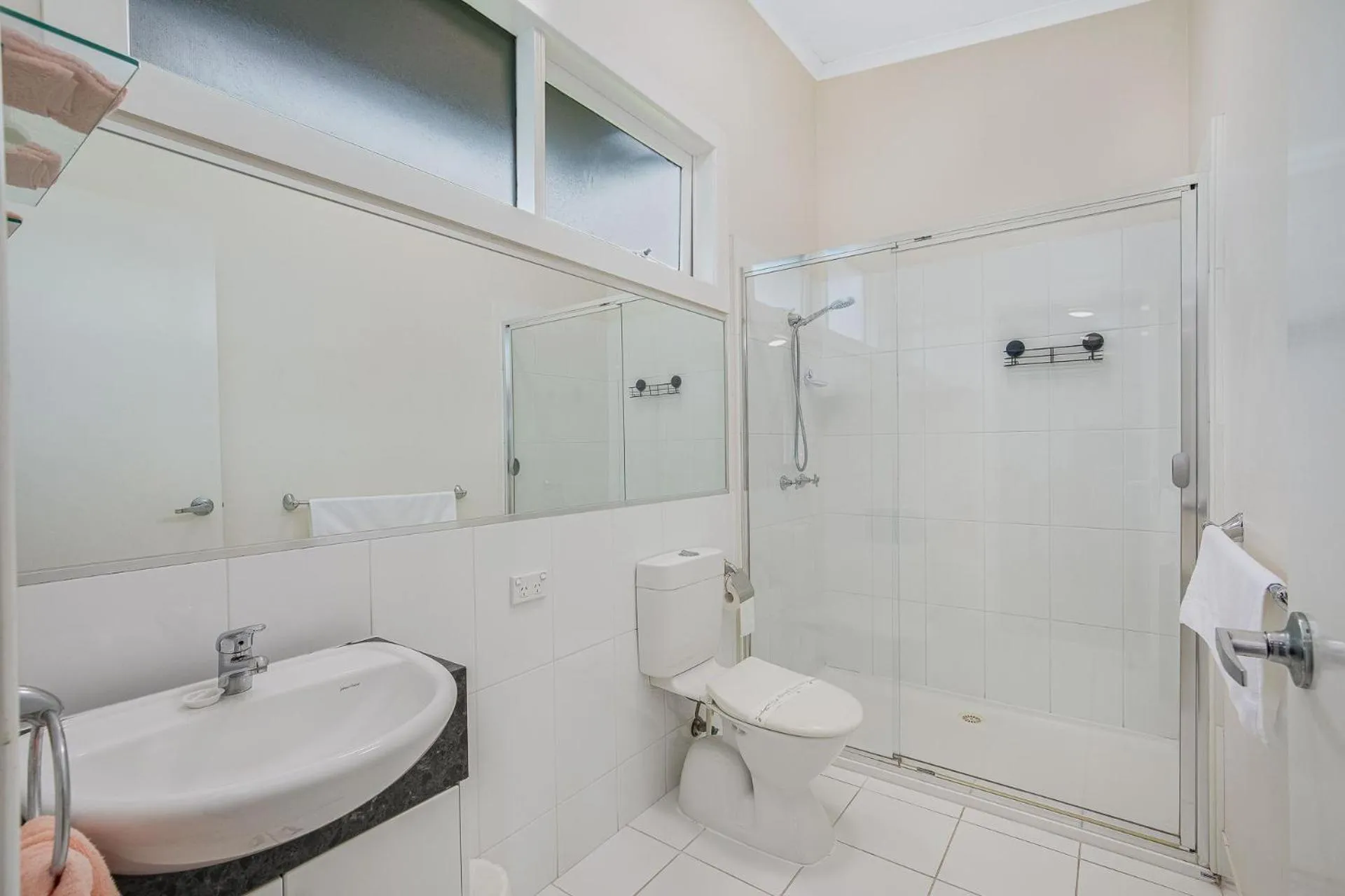 Shower in Horizon Holiday Apartments