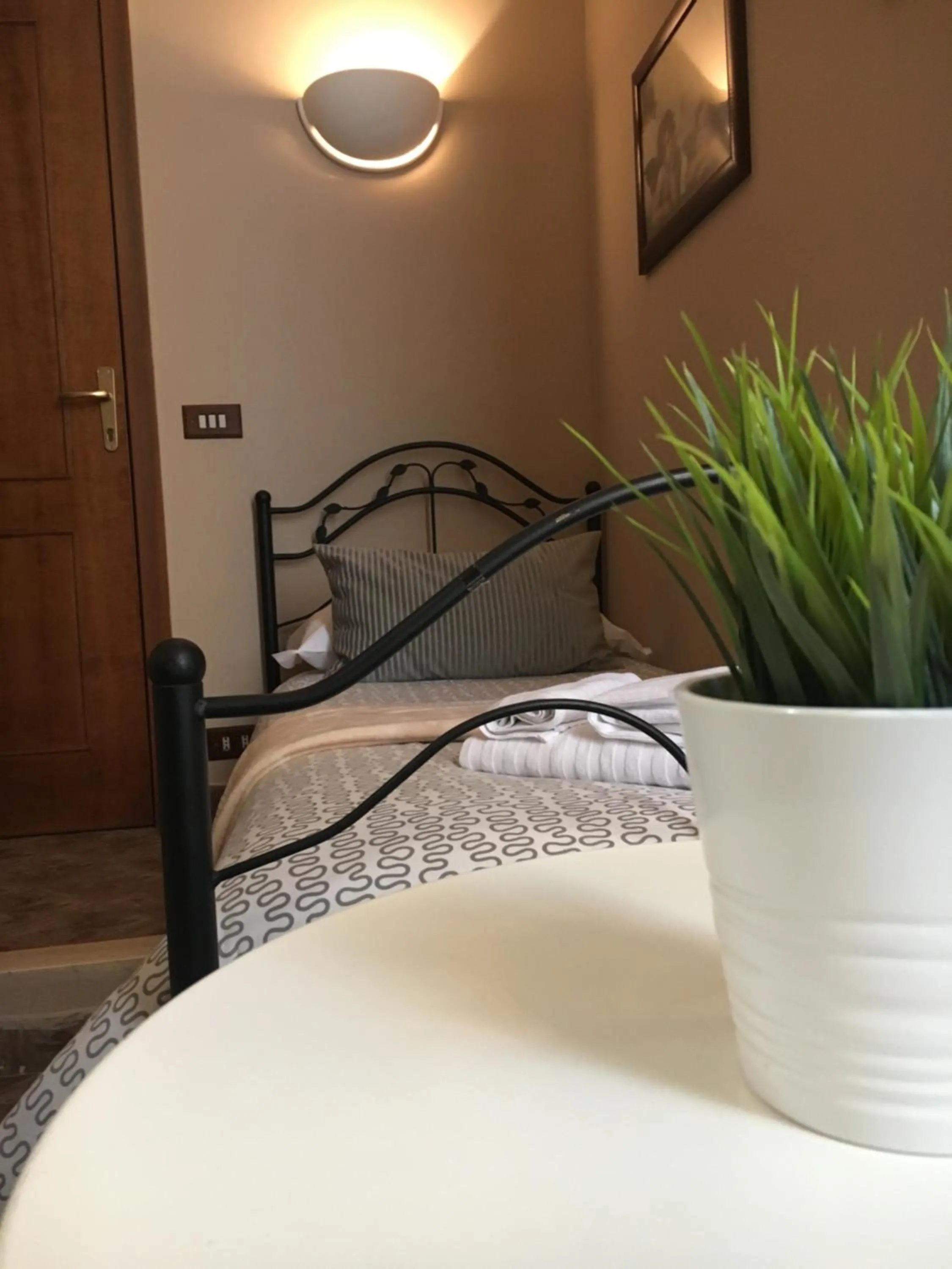 Bedroom, Bed in I Visconti