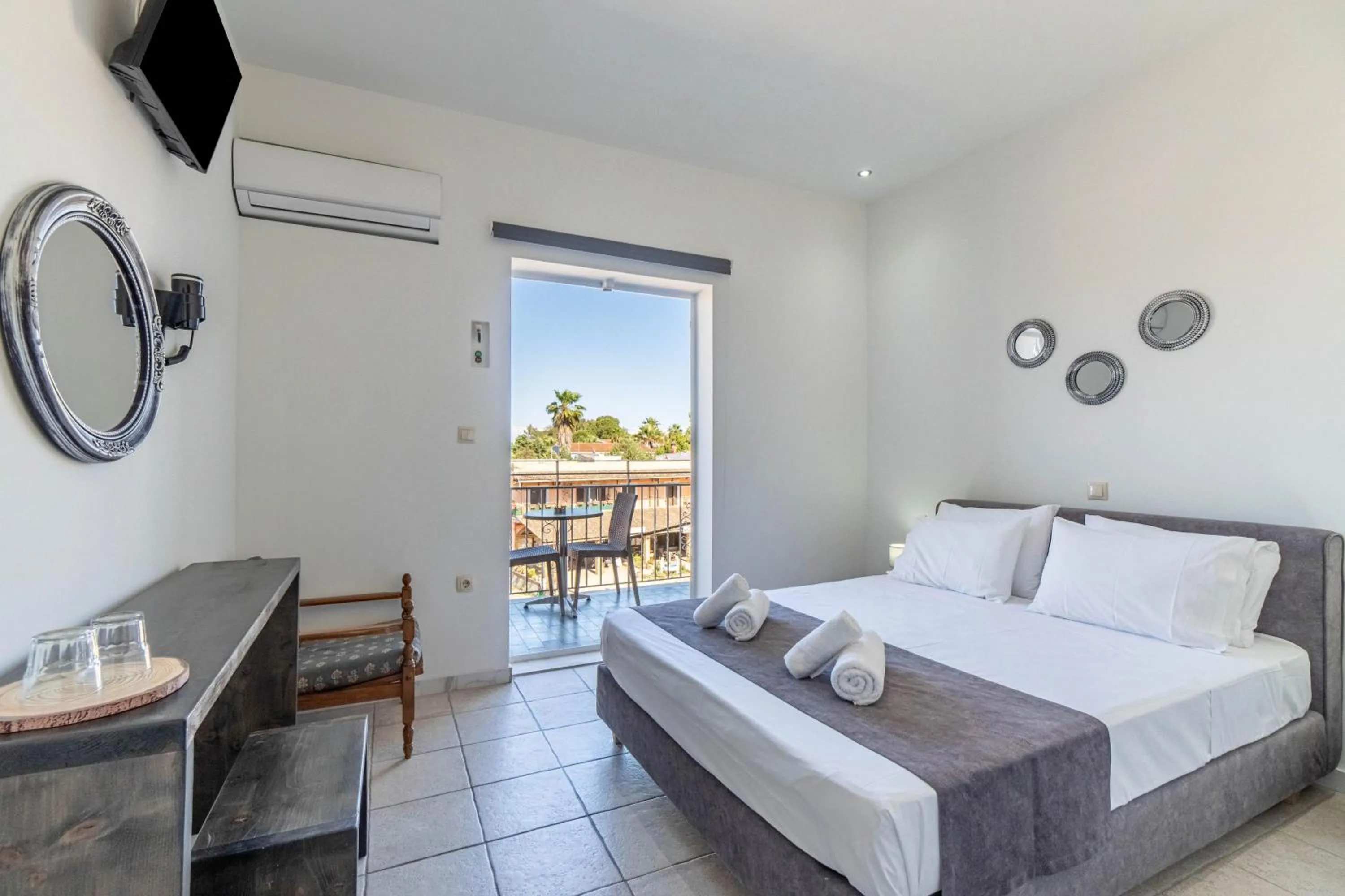 Angela Hotel & Apartments