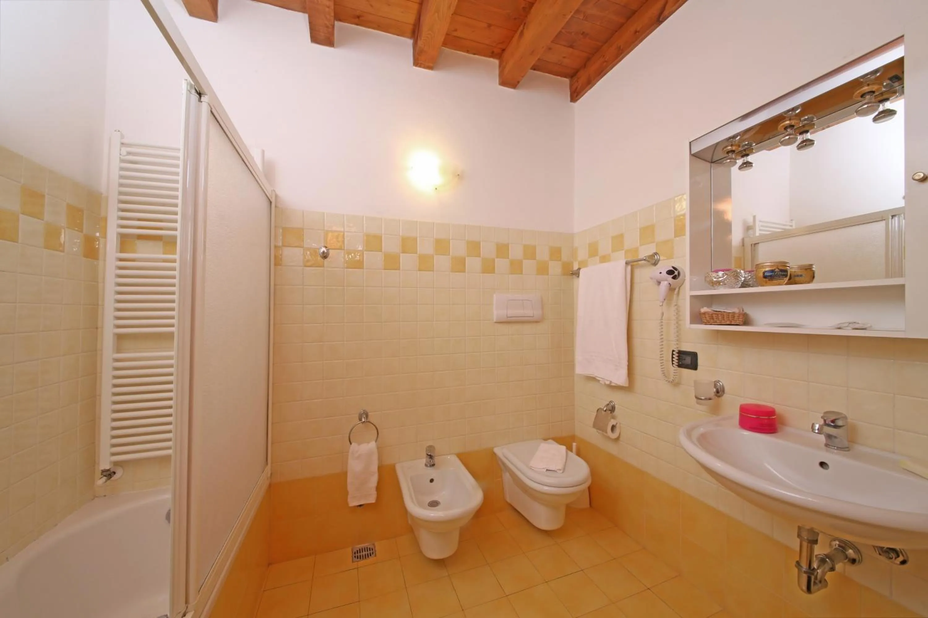 Bathroom in Residence Borgo Dei Limoni - Appartamenti con Garage