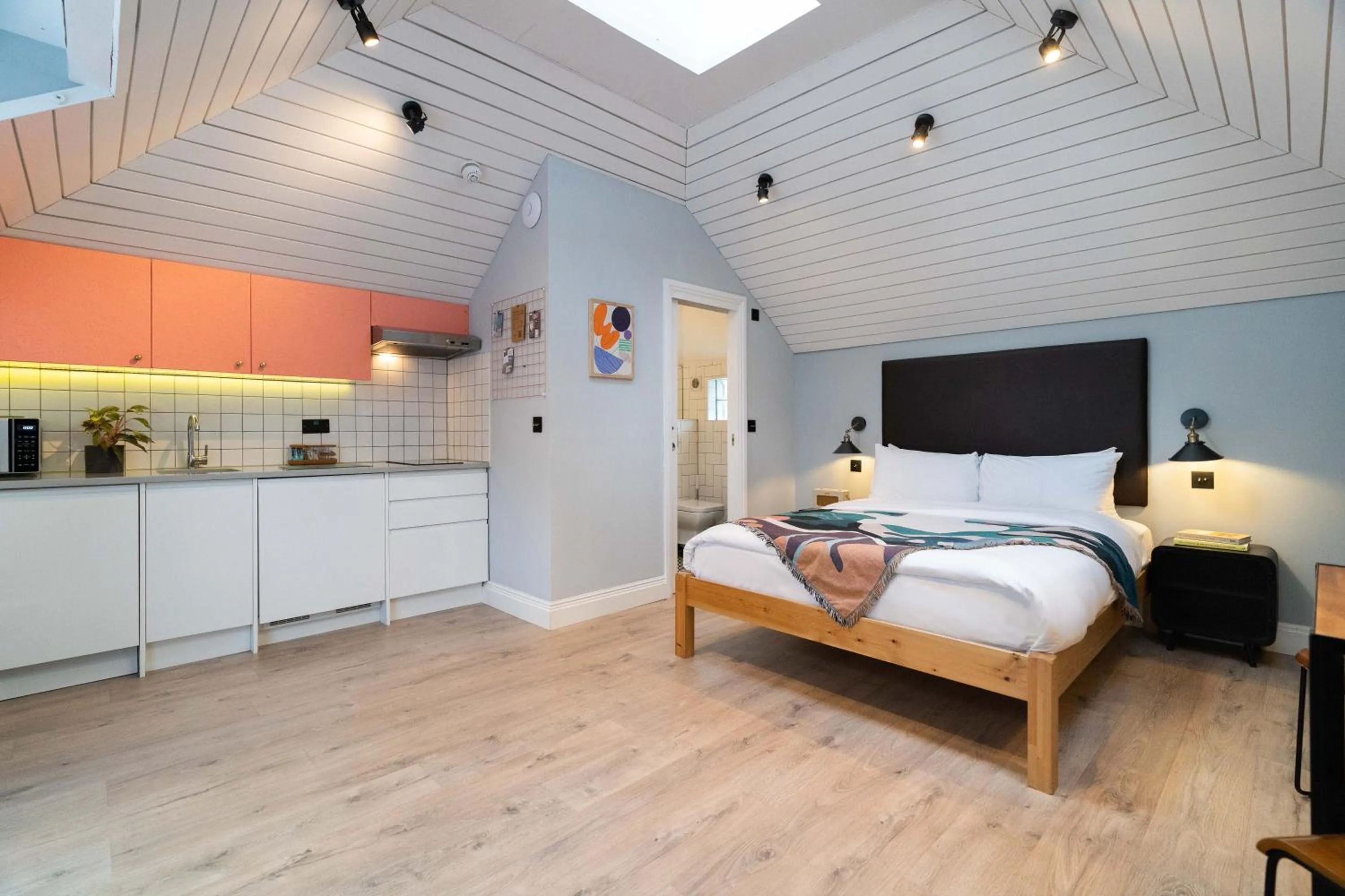 kitchen, Bed in room2 London Hammersmith Townhouse