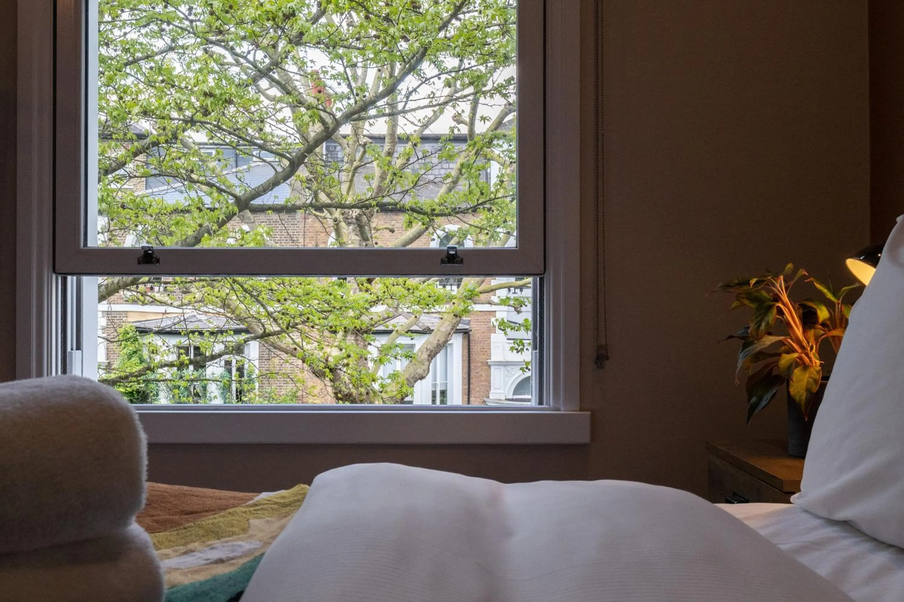 View (from property/room), Bed in room2 London Hammersmith Townhouse