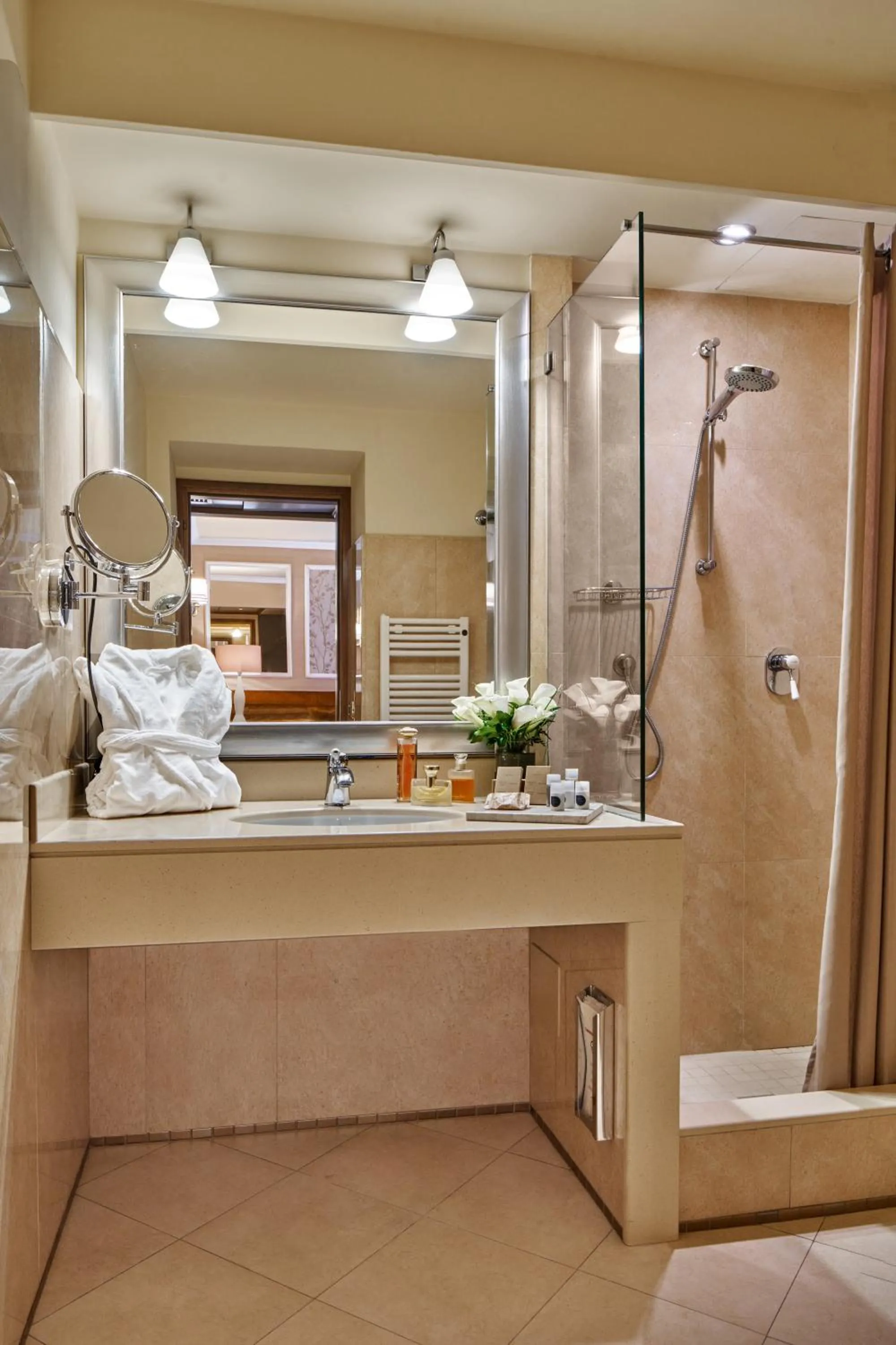 Shower in Hotel Accademia