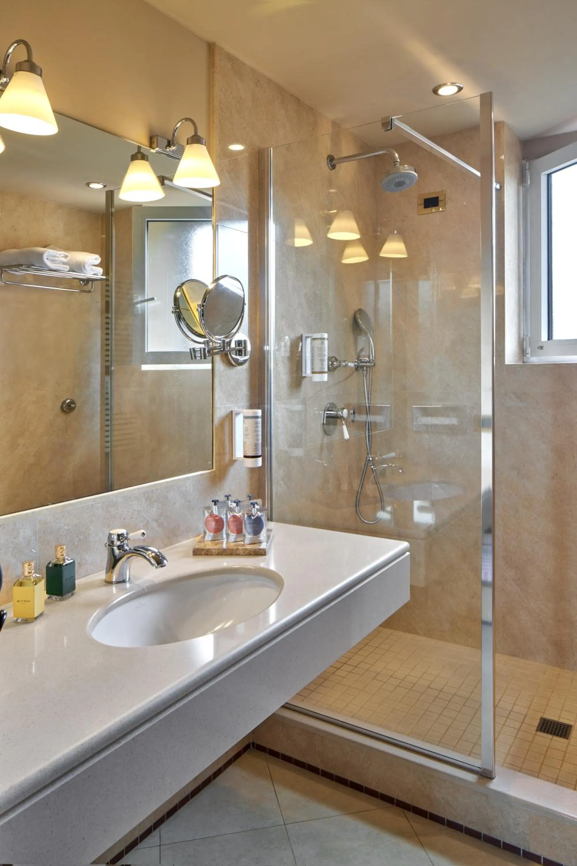 Shower in Hotel Accademia