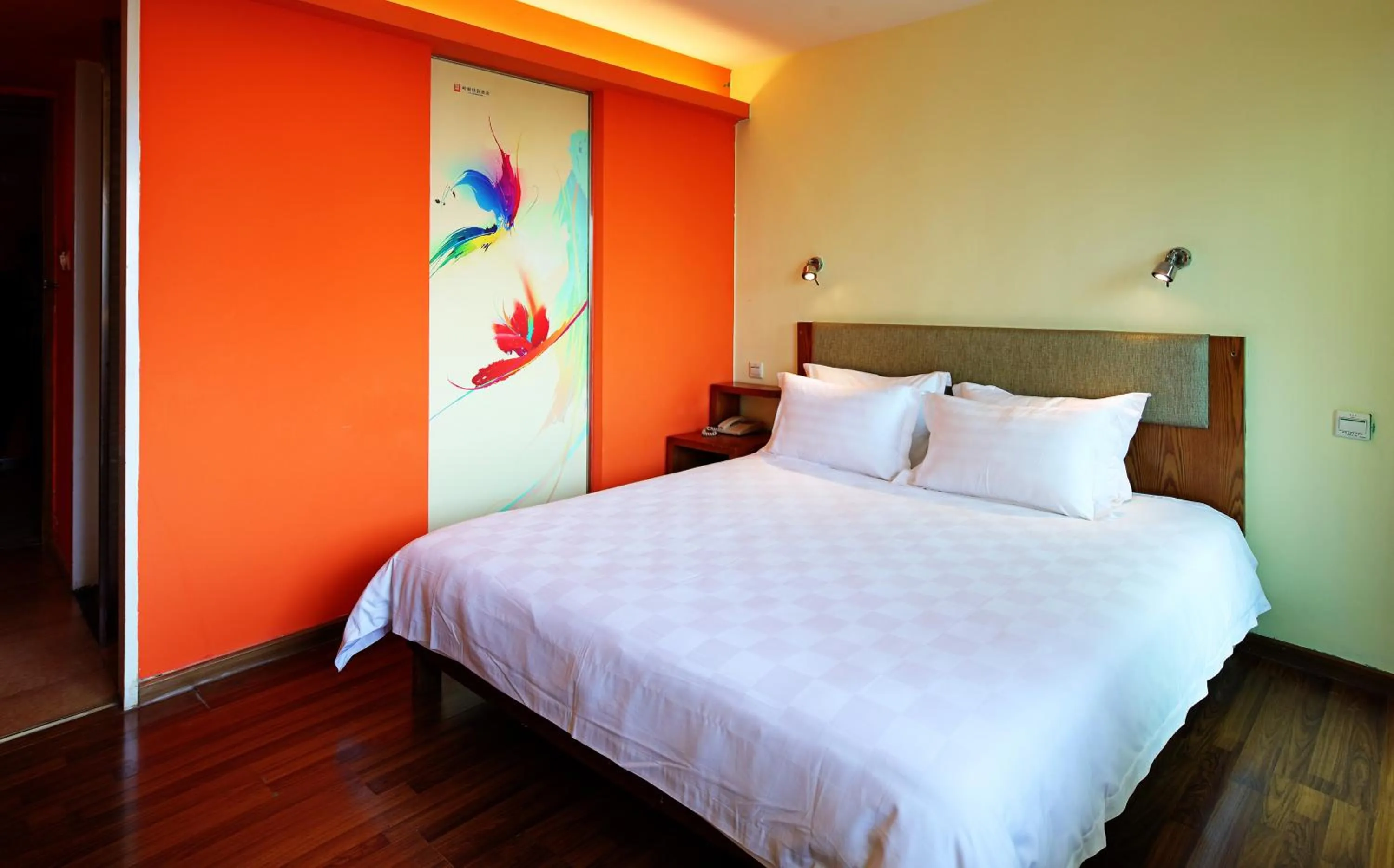 bunk bed in Yanjiang East Garden Inn