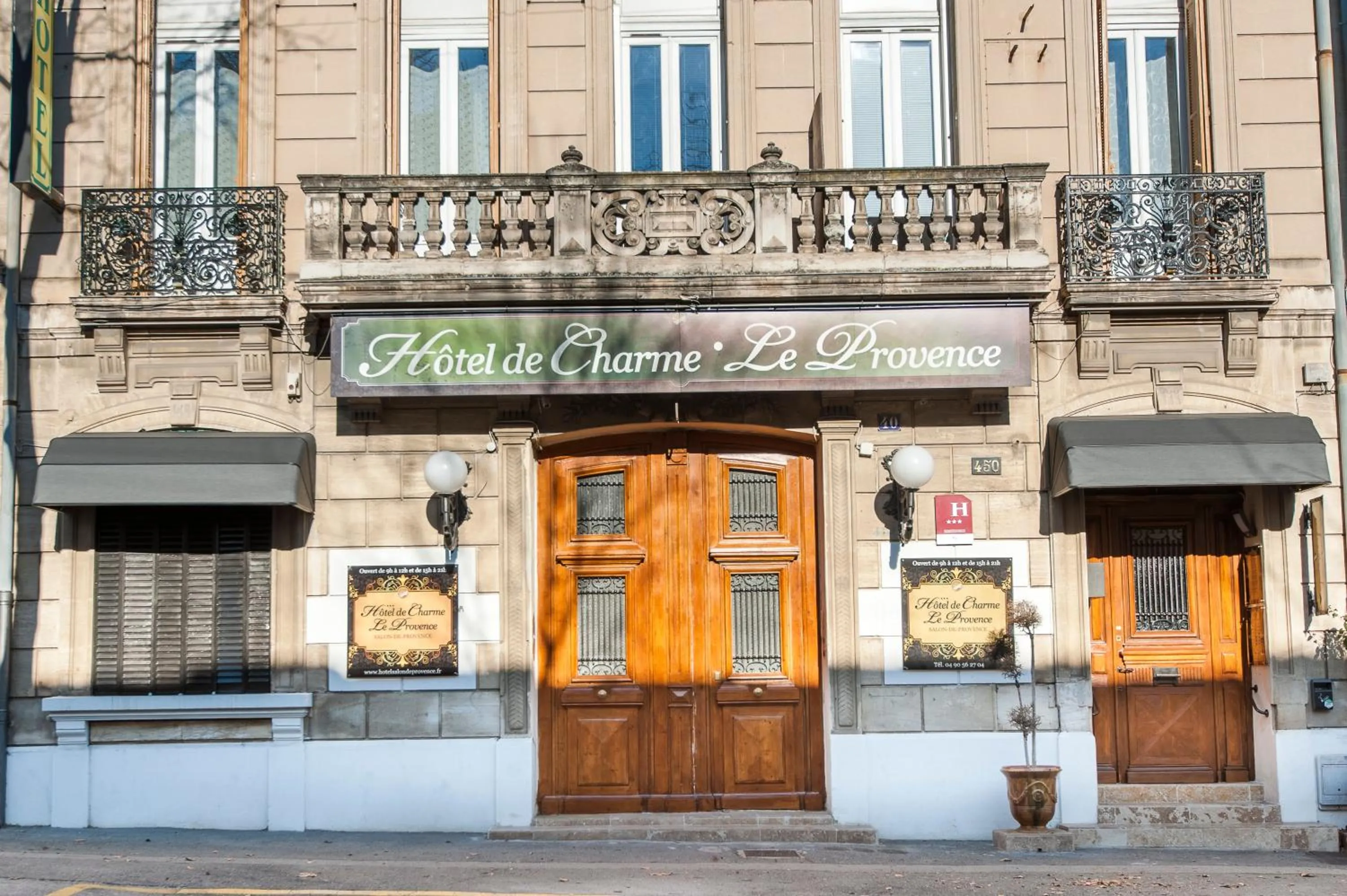 Property building in Hôtel de Charme Le Provence