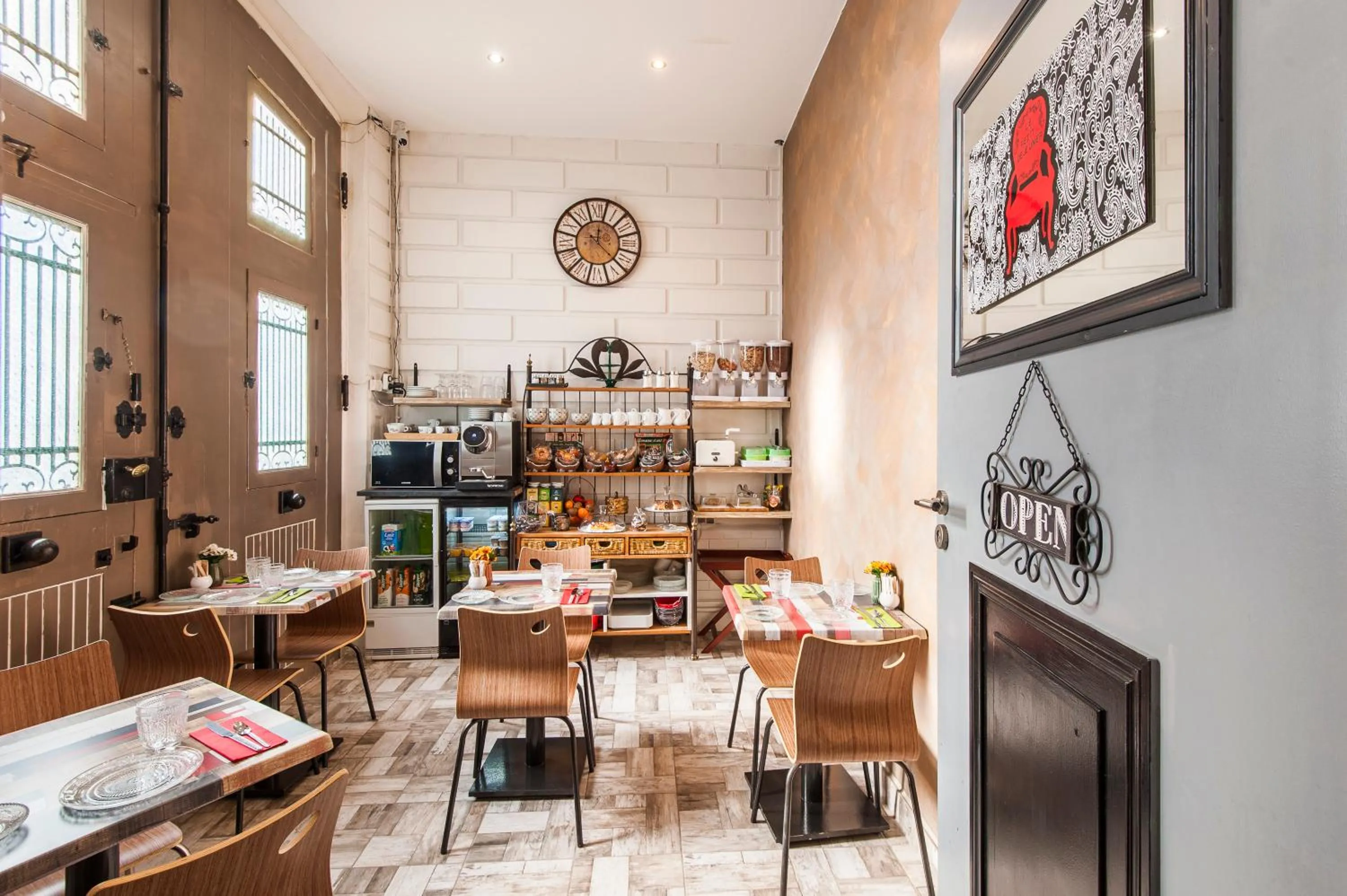 Breakfast in Hôtel de Charme Le Provence