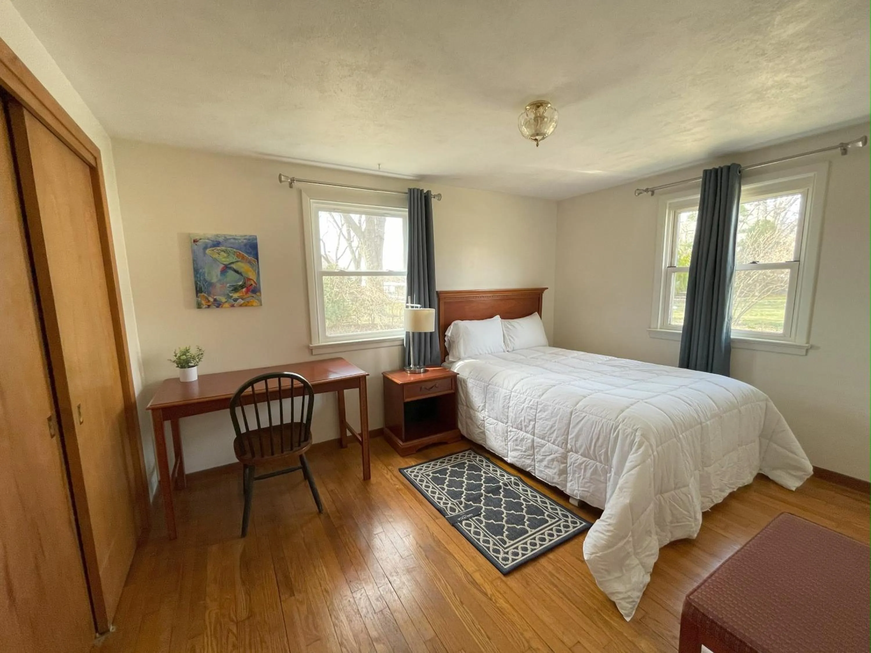 Bed in Plantation Motel