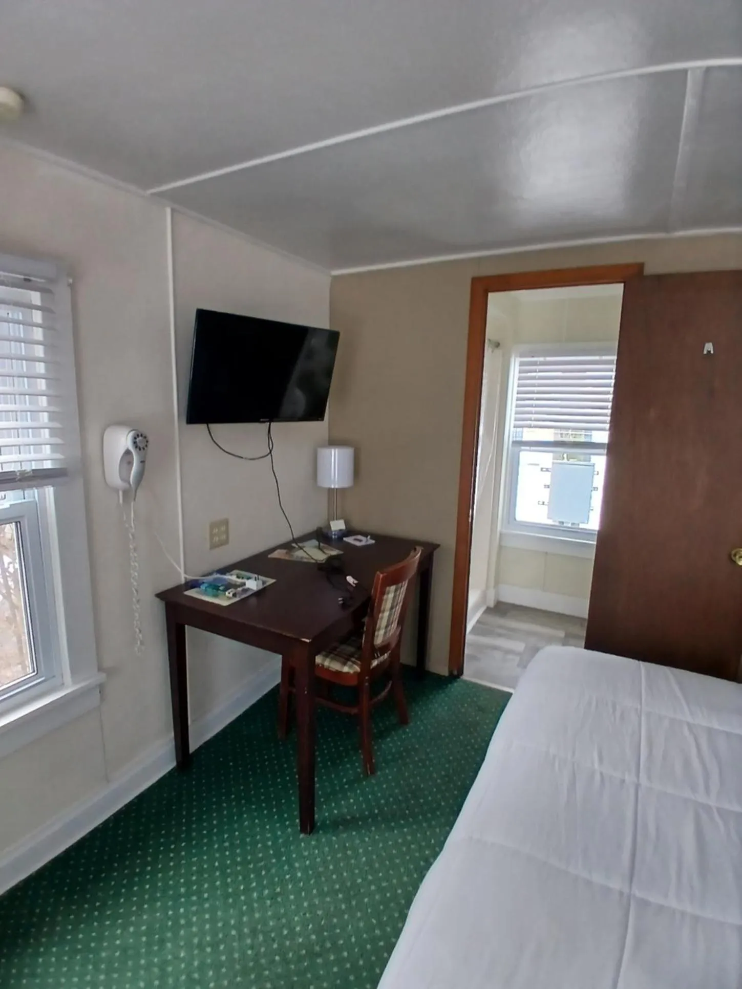 Bed in Plantation Motel