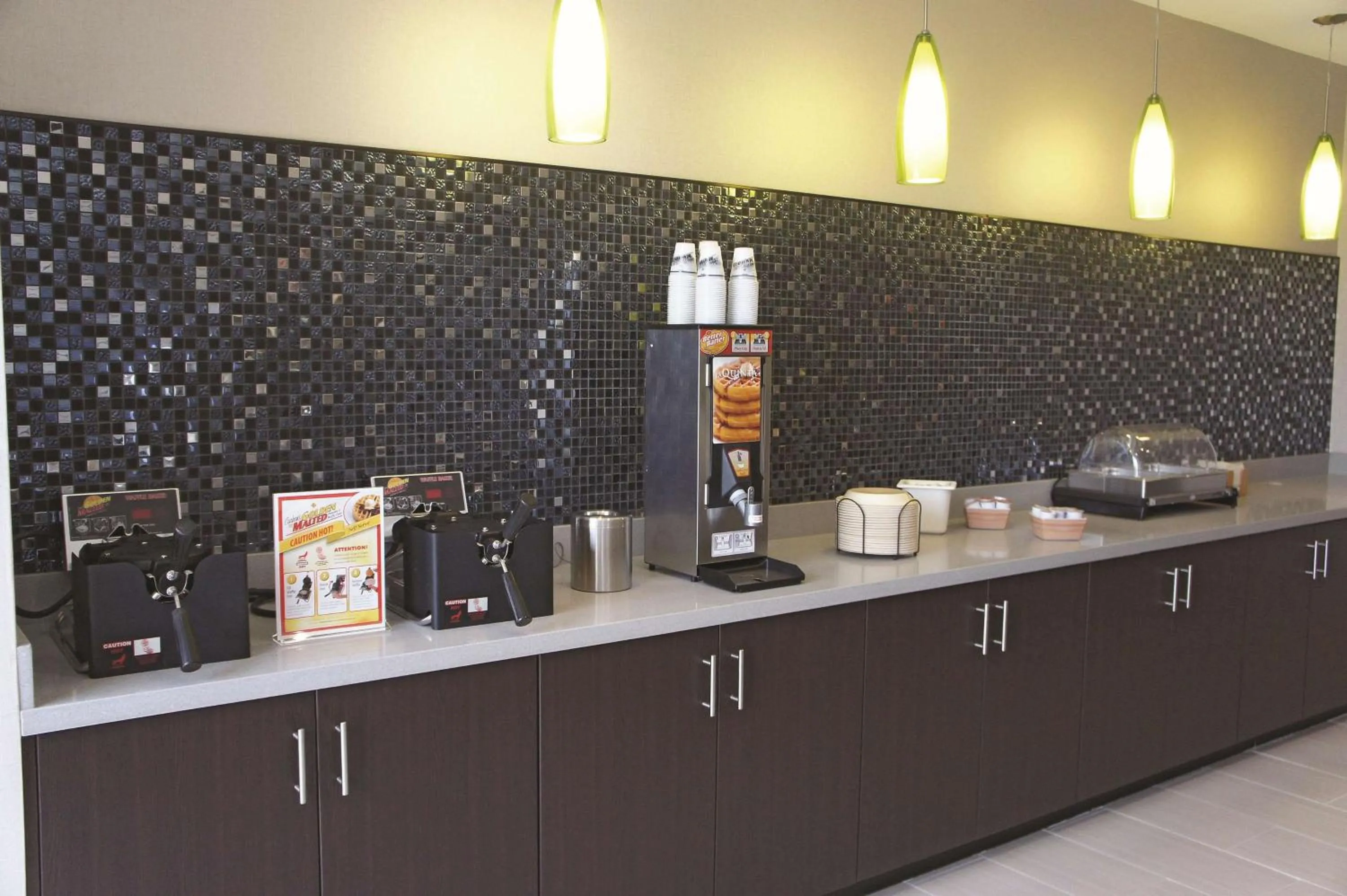 Restaurant/places to eat in La Quinta by Wyndham McAllen Convention Center