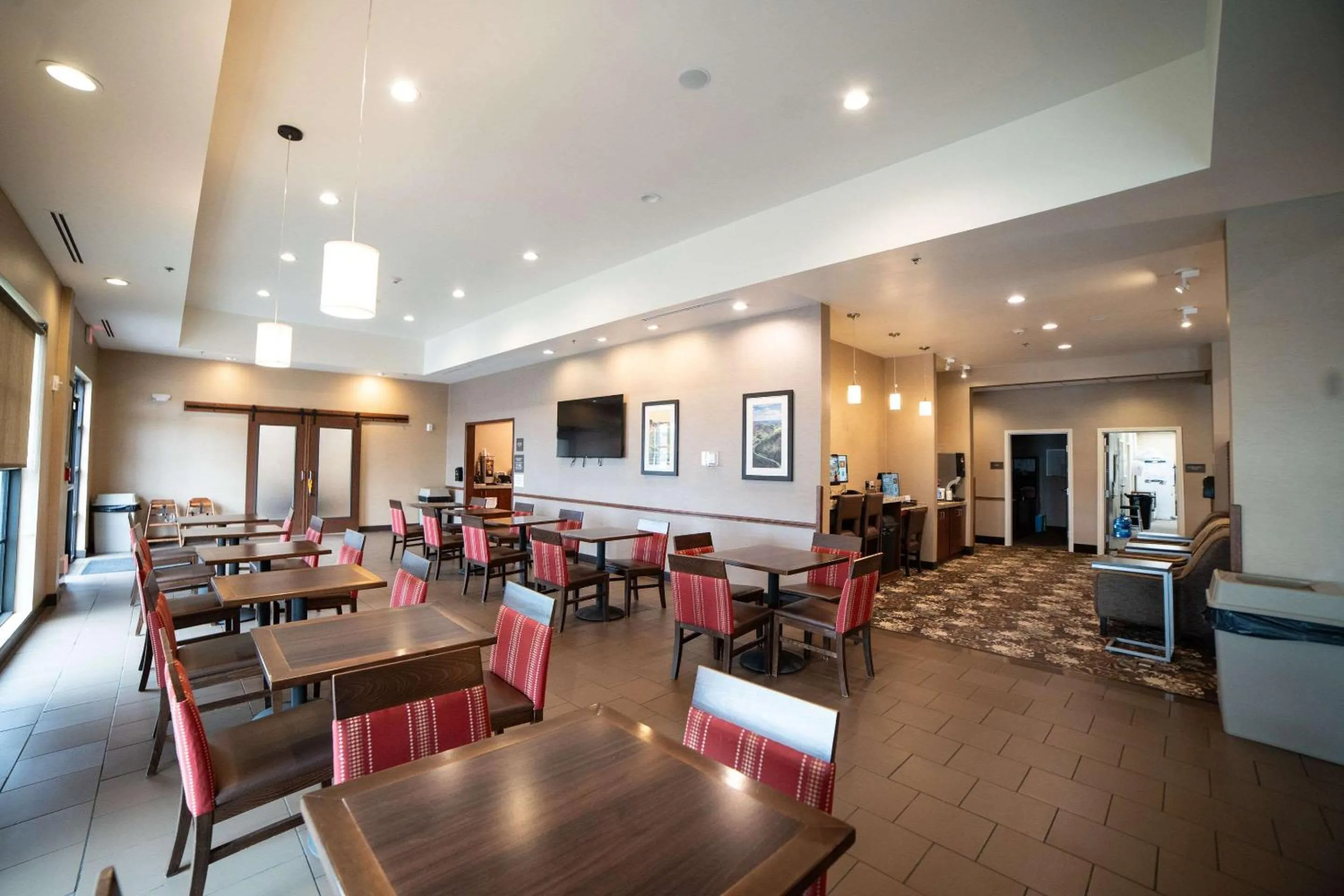 Breakfast in Comfort Suites University Brookings