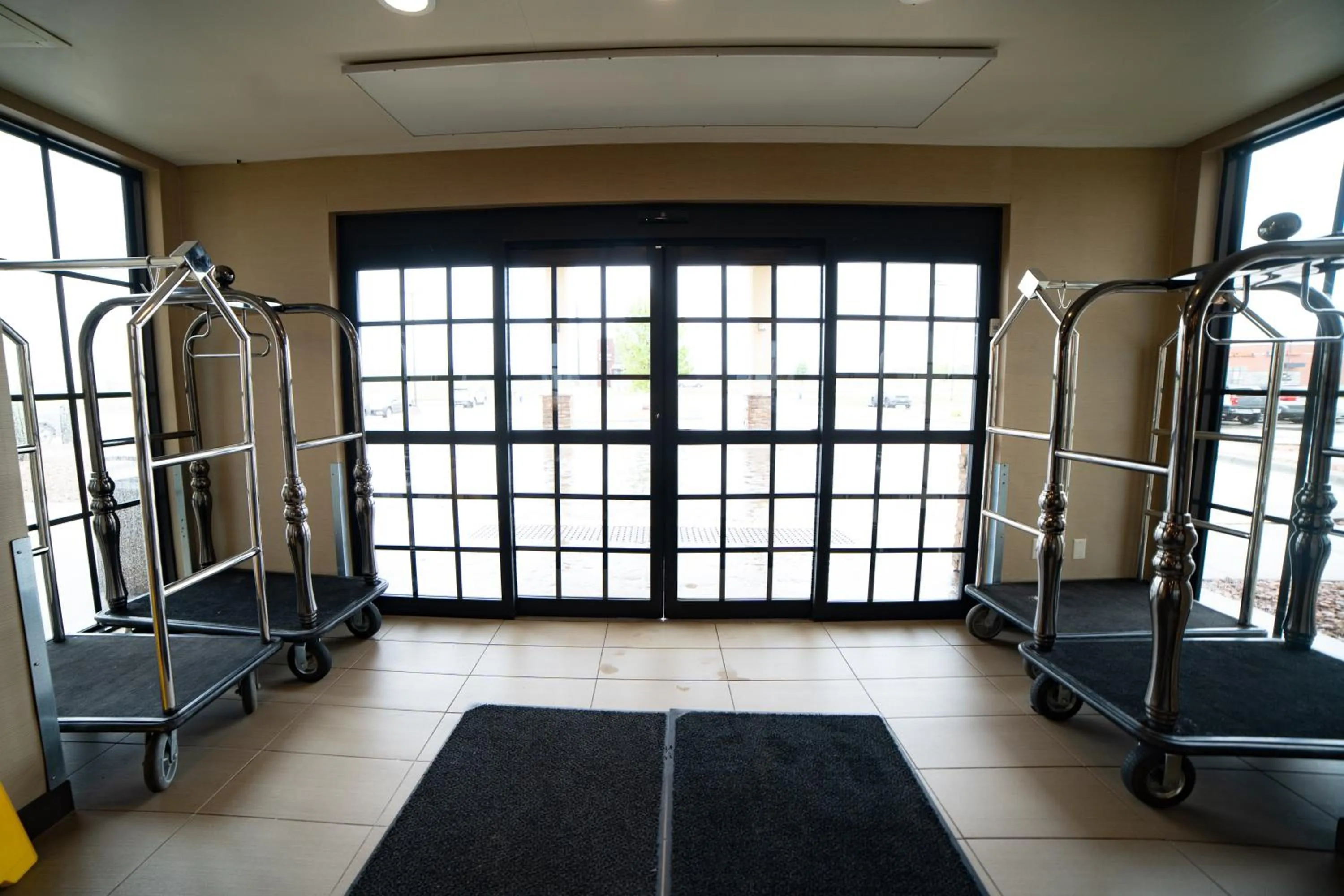 Property building in Comfort Suites University Brookings