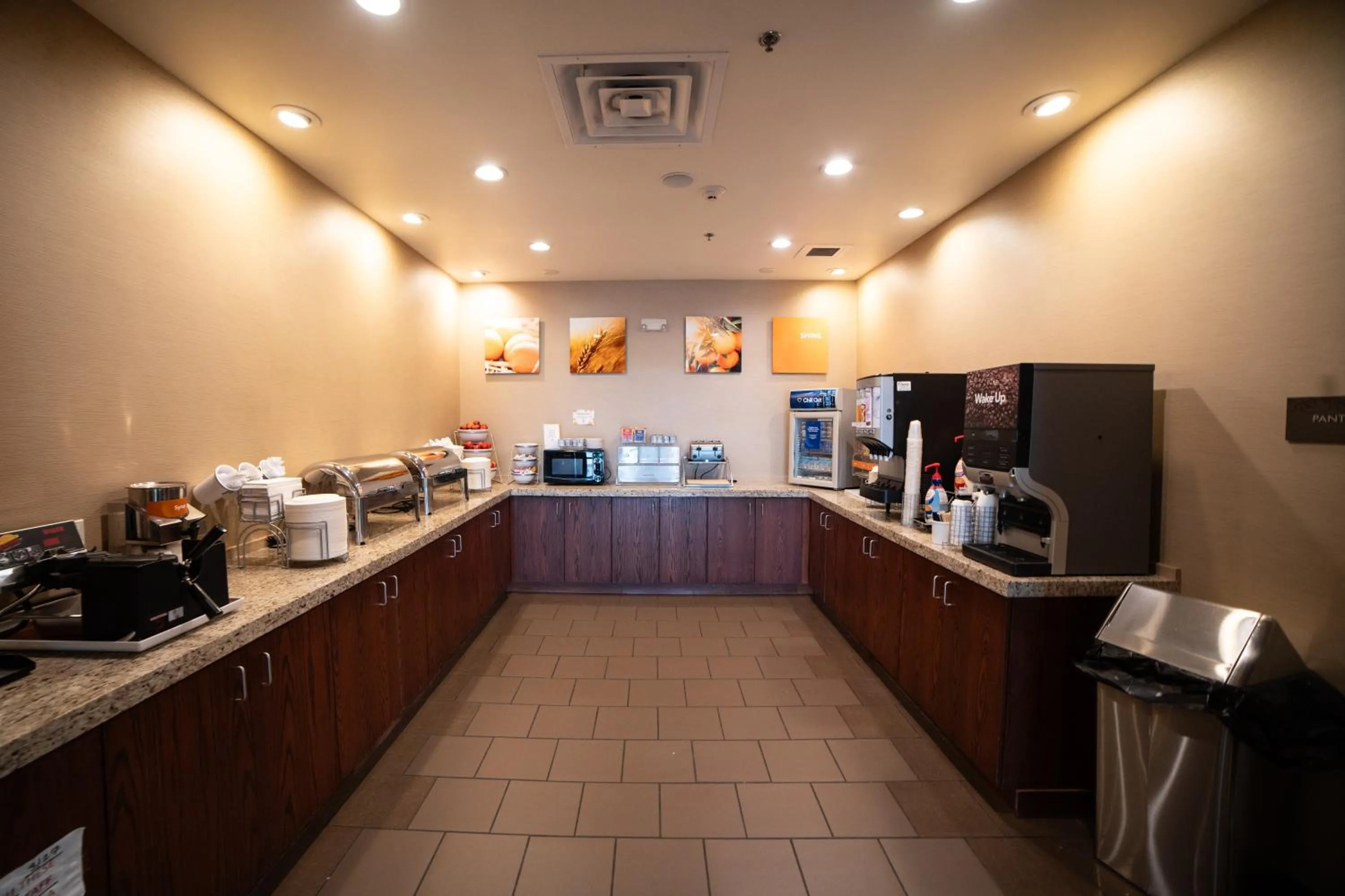 Coffee/tea facilities in Comfort Suites University Brookings