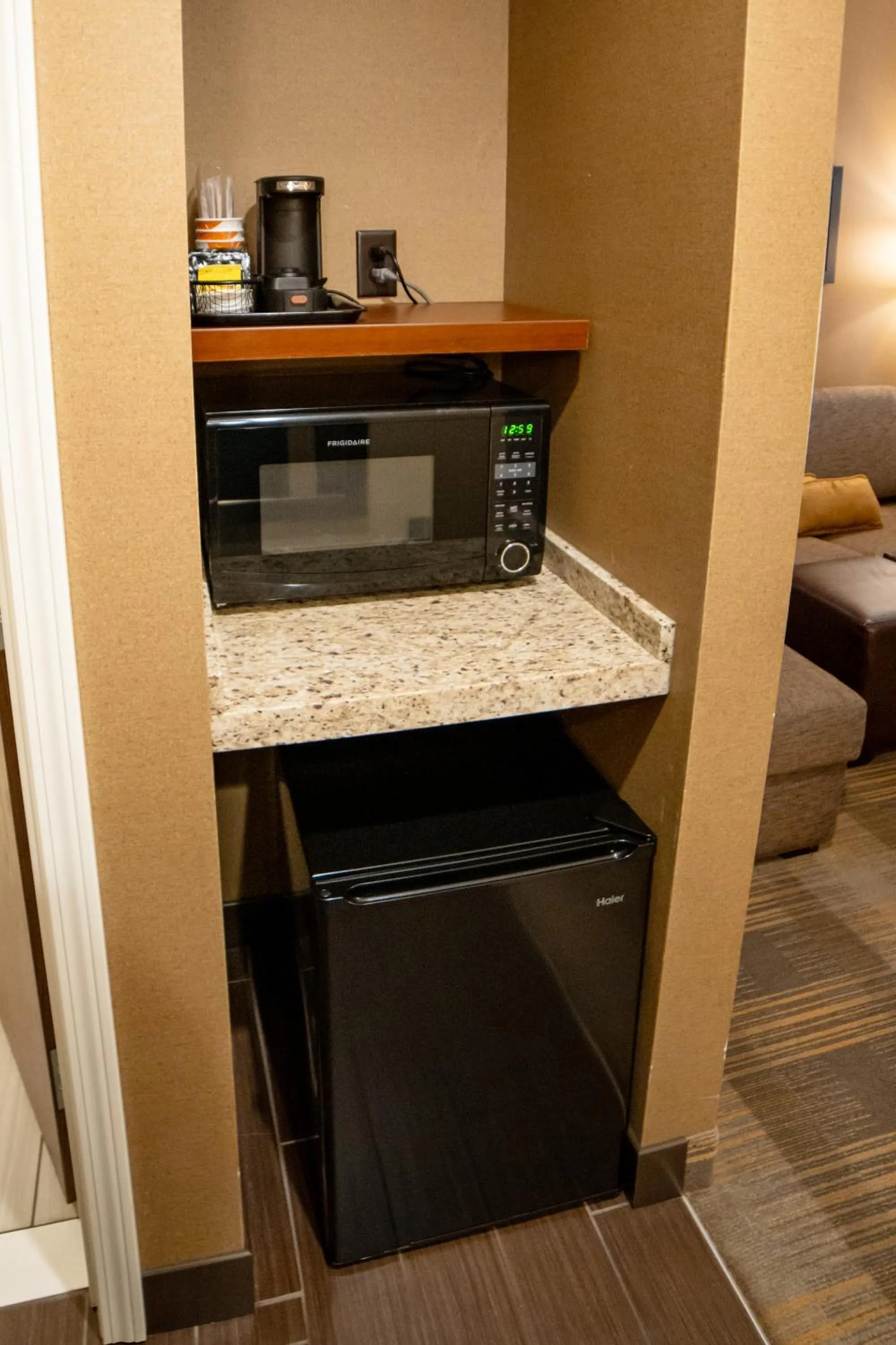 Kitchen or kitchenette in Comfort Suites University Brookings