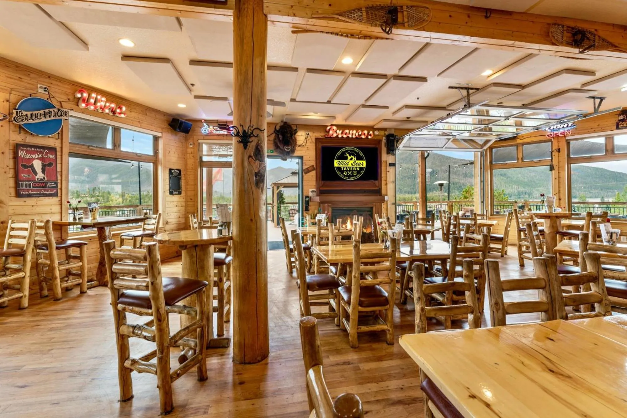 Restaurant/places to eat in Gateway Inn