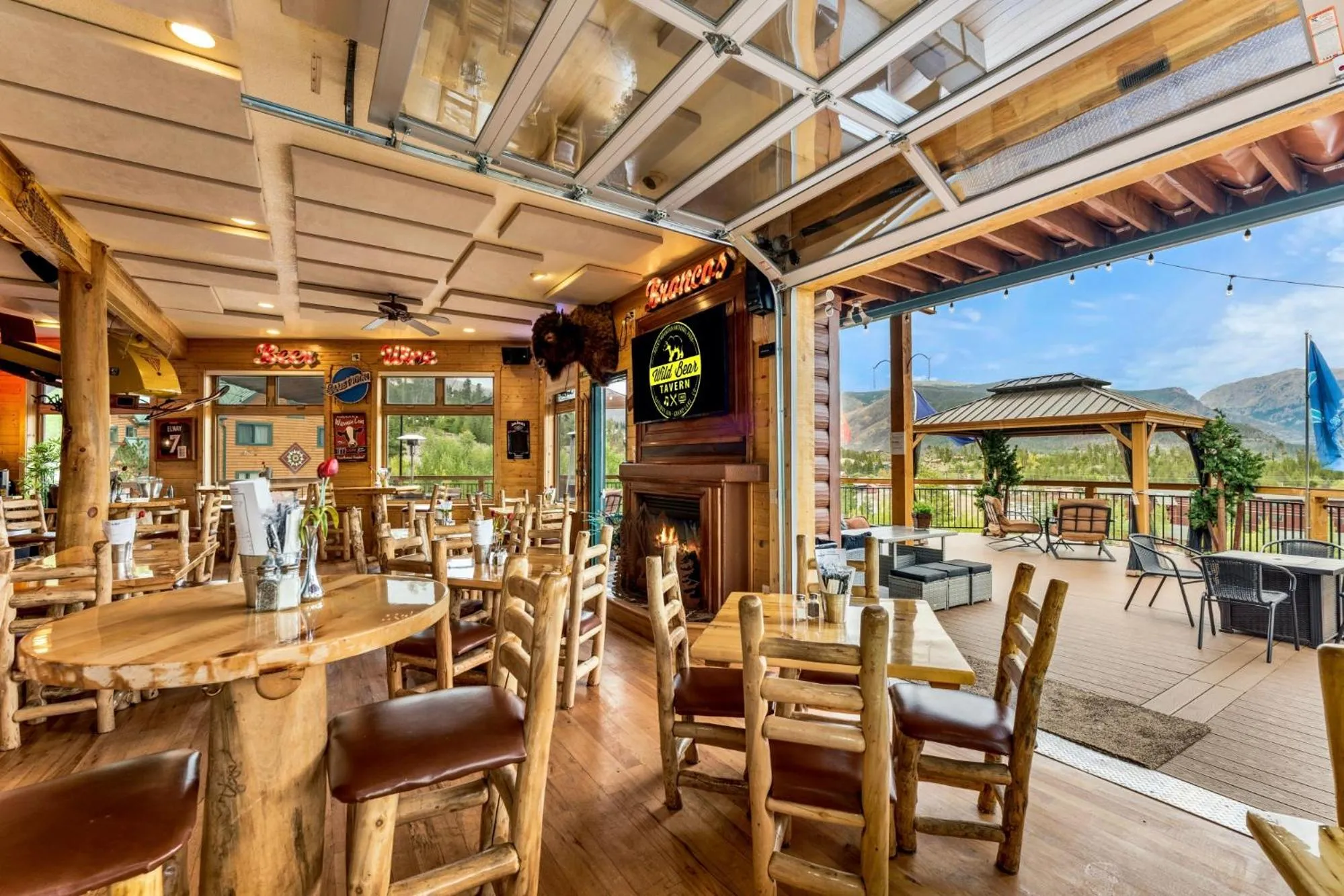 Restaurant/places to eat in Gateway Inn