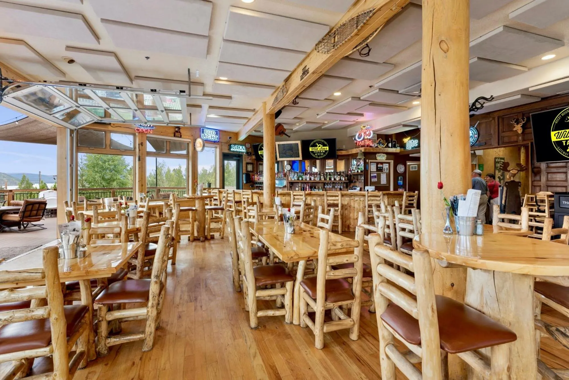 Restaurant/places to eat in Gateway Inn