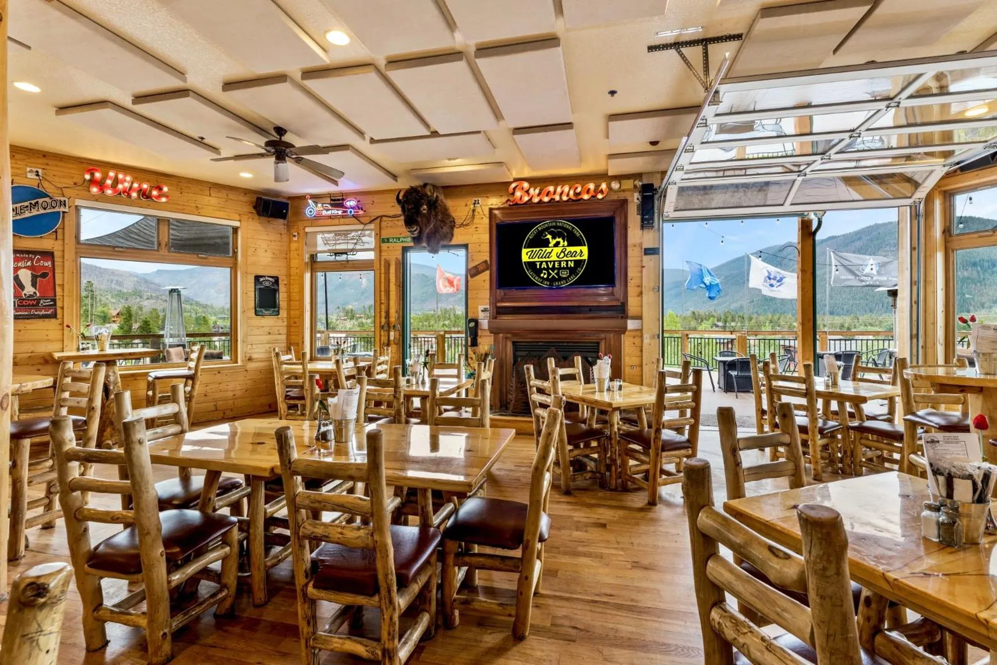 Restaurant/places to eat in Gateway Inn