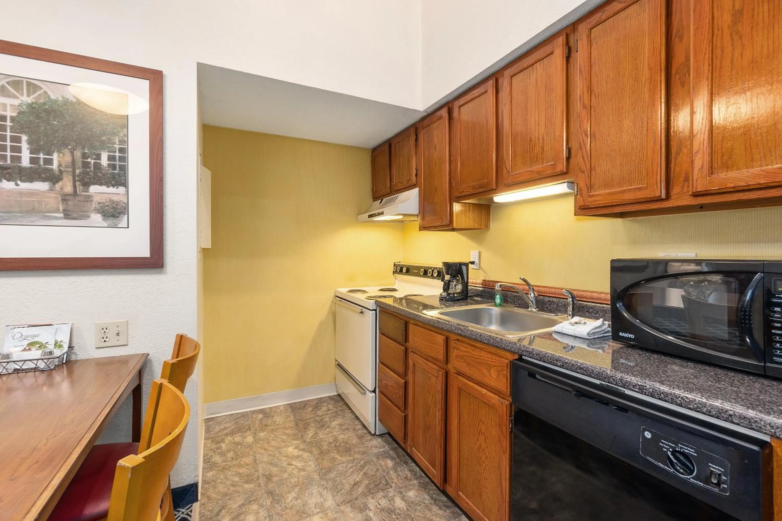 Kitchen or kitchenette in Residences at Daniel Webster