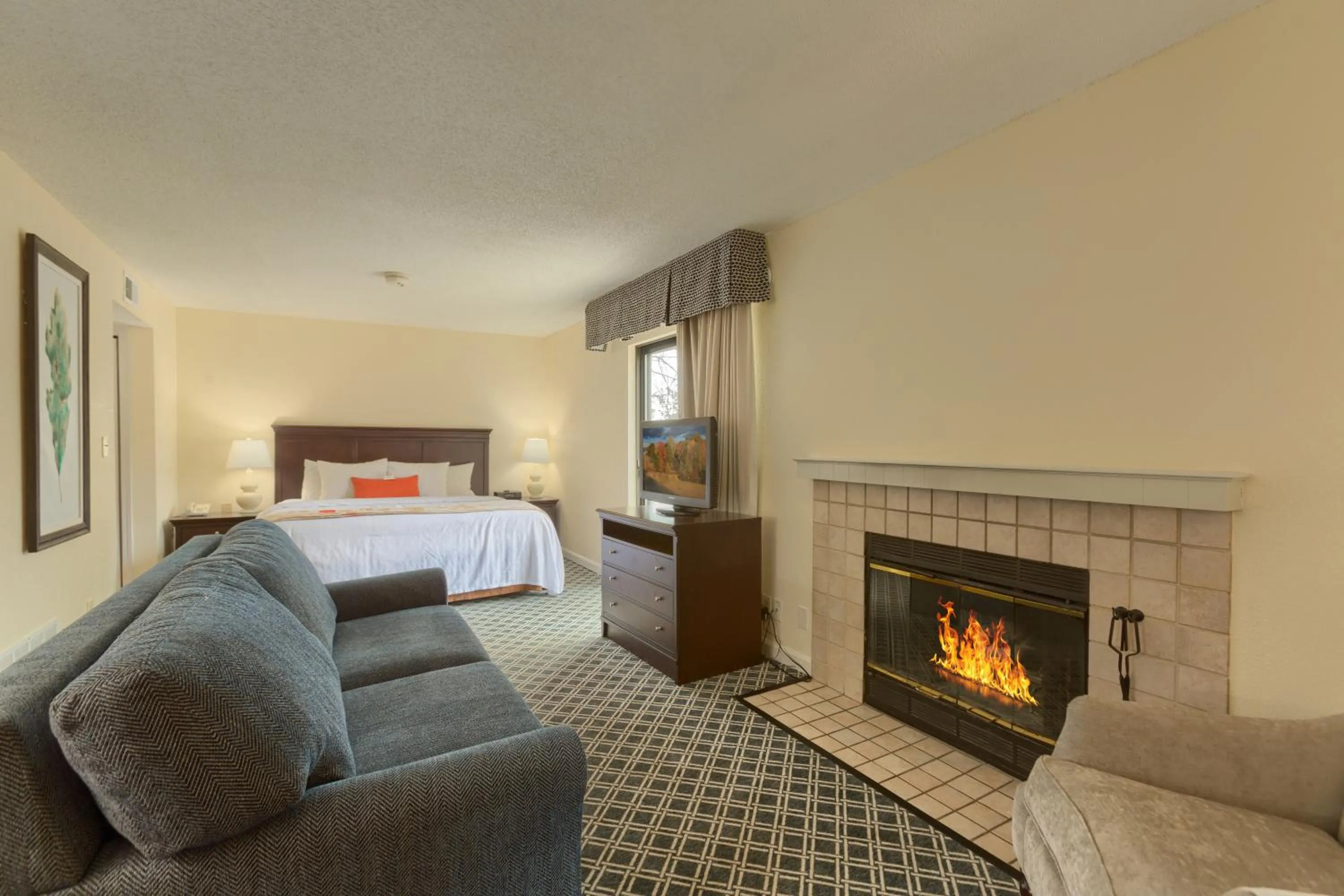 Living room, Bed in Residences at Daniel Webster