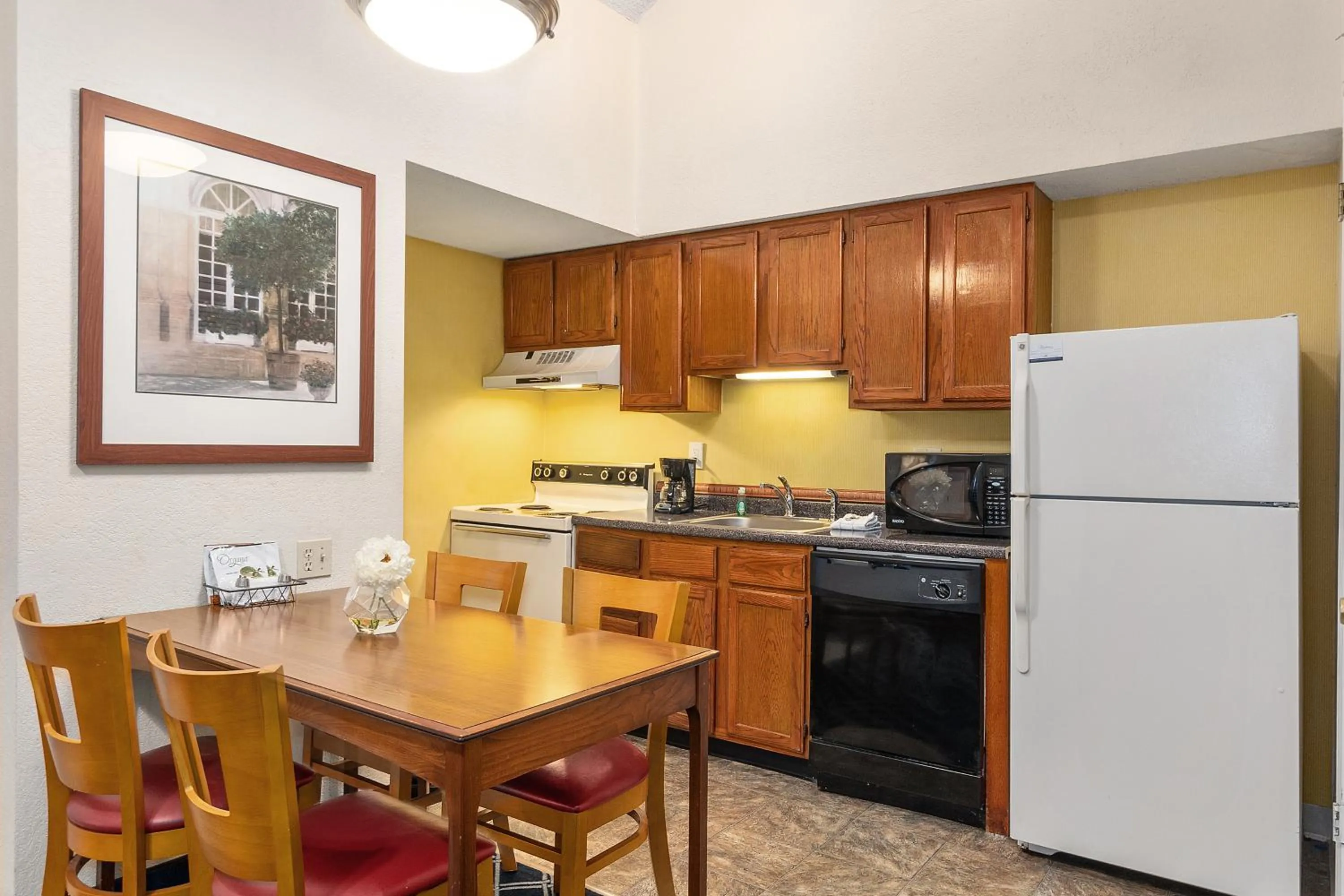 Kitchen or kitchenette in Residences at Daniel Webster