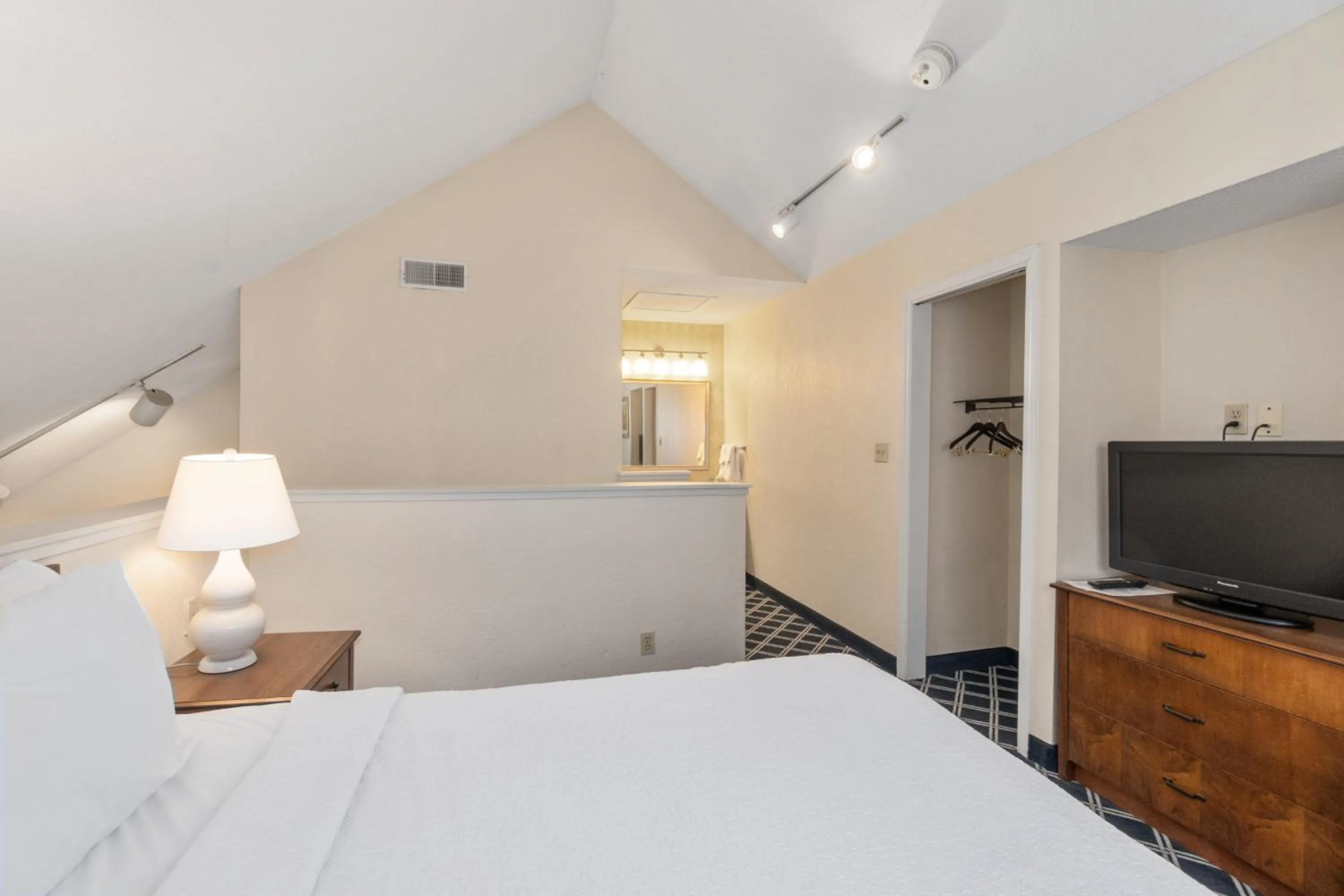 Bedroom, Bed in Residences at Daniel Webster